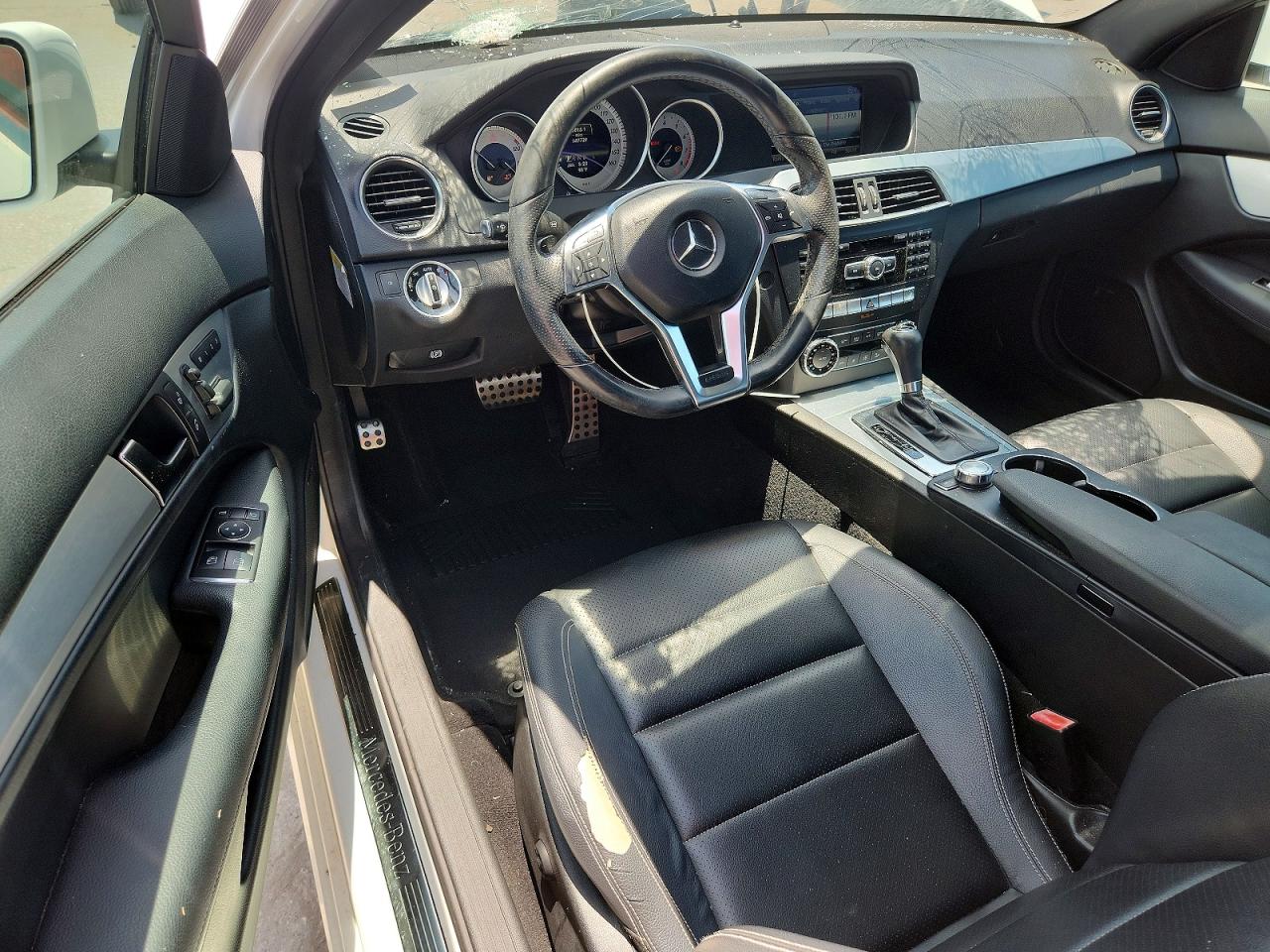 2013 Mercedes-benz C 250 White vin: WDDGJ4HB4DF970743