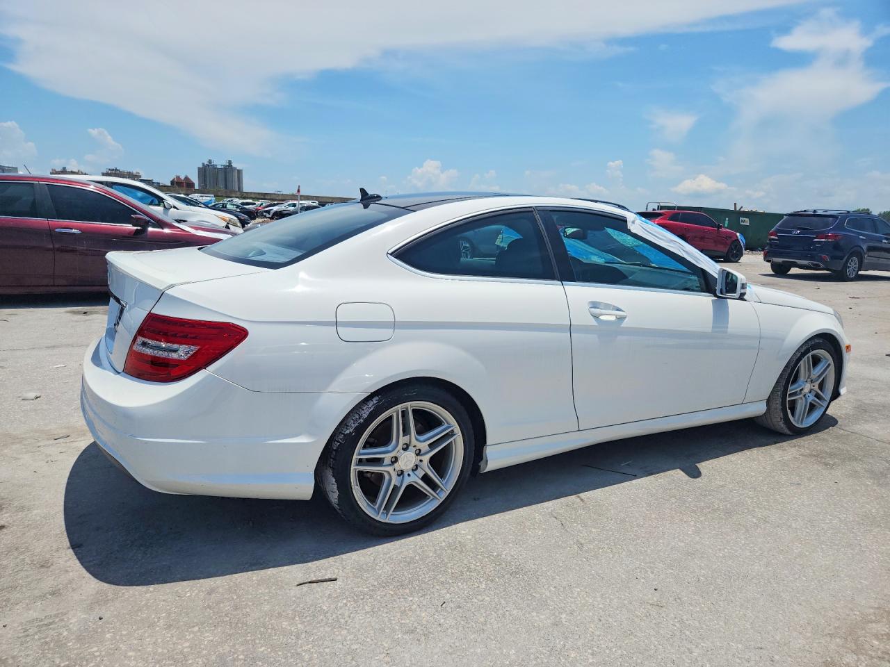 2013 Mercedes-benz C 250 White vin: WDDGJ4HB4DF970743