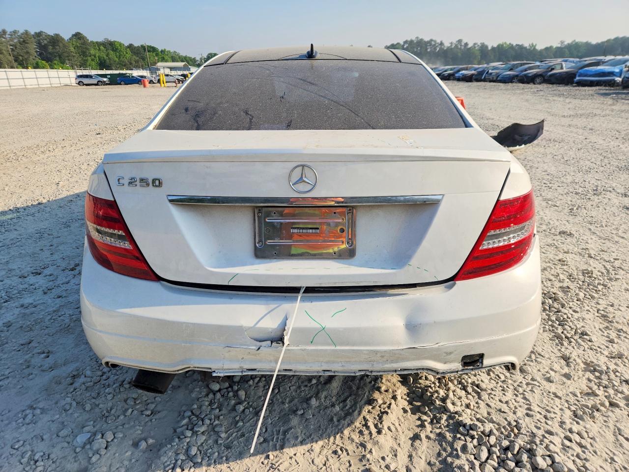 2013 Mercedes-benz C 250 White vin: WDDGJ4HB4DF996047
