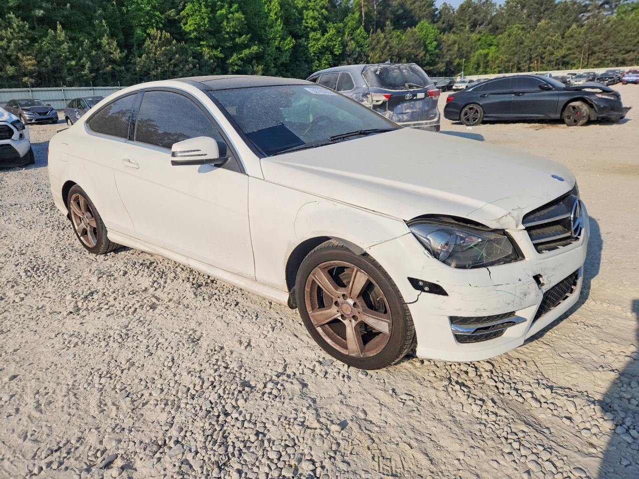 2013 Mercedes-benz C 250 White vin: WDDGJ4HB4DF996047