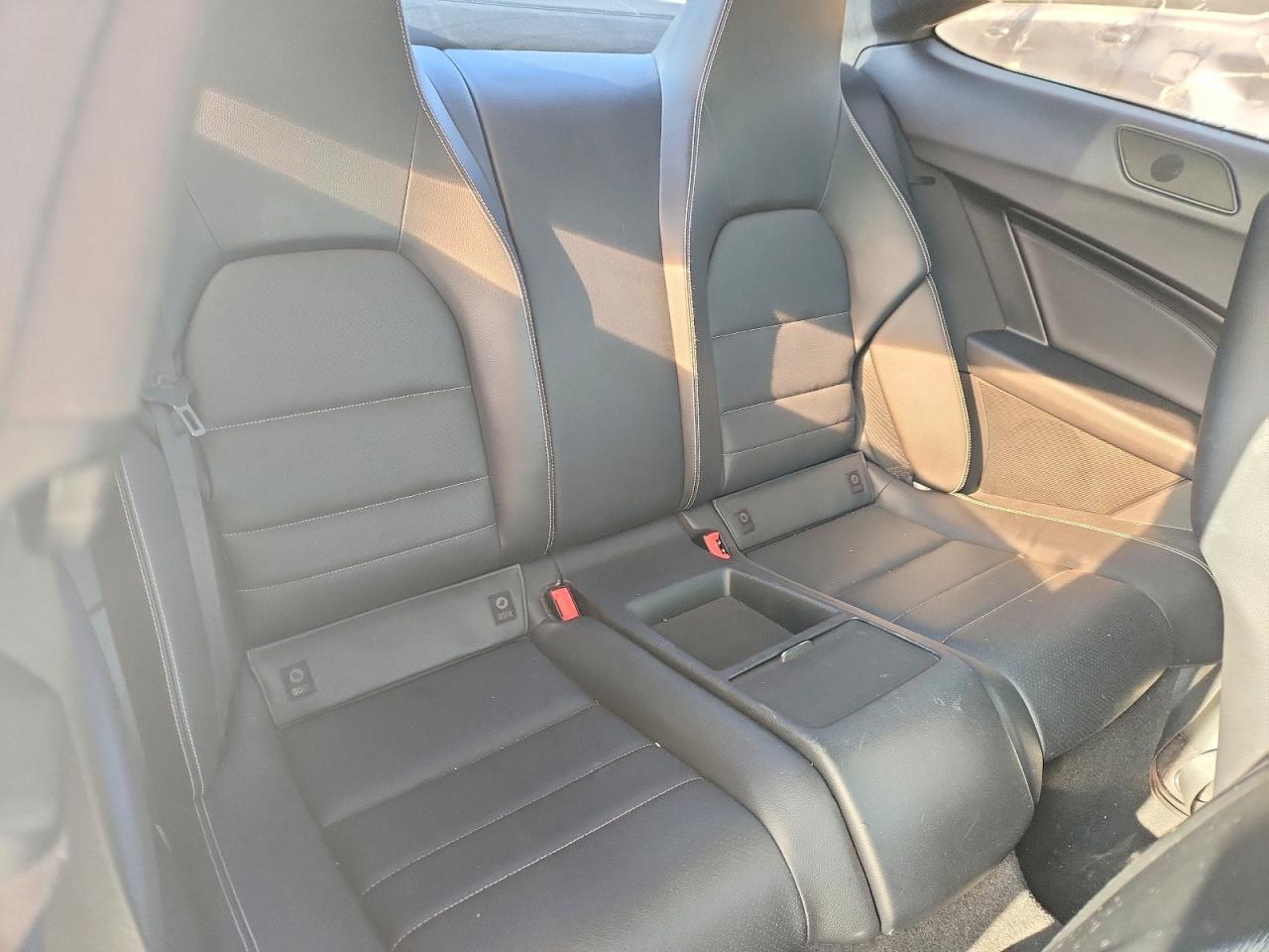 2013 Mercedes-benz C 250 White vin: WDDGJ4HB4DF996047
