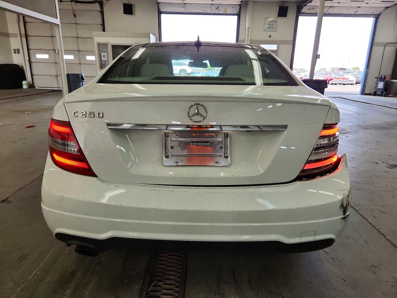 2013 Mercedes-benz C 250 White vin: WDDGJ4HB4DG029500