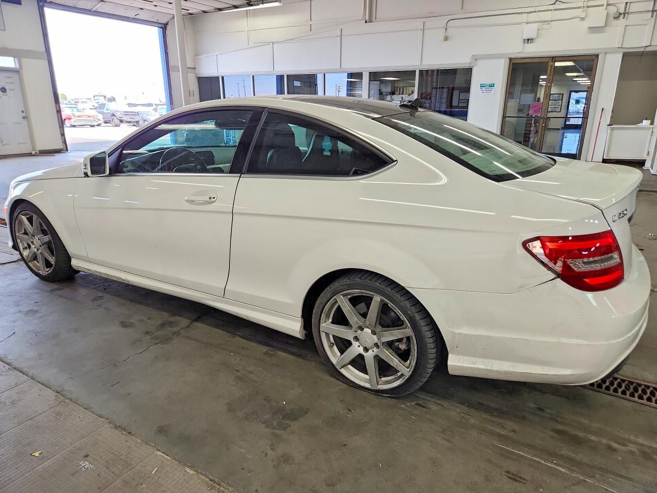 2013 Mercedes-benz C 250 White vin: WDDGJ4HB4DG029500