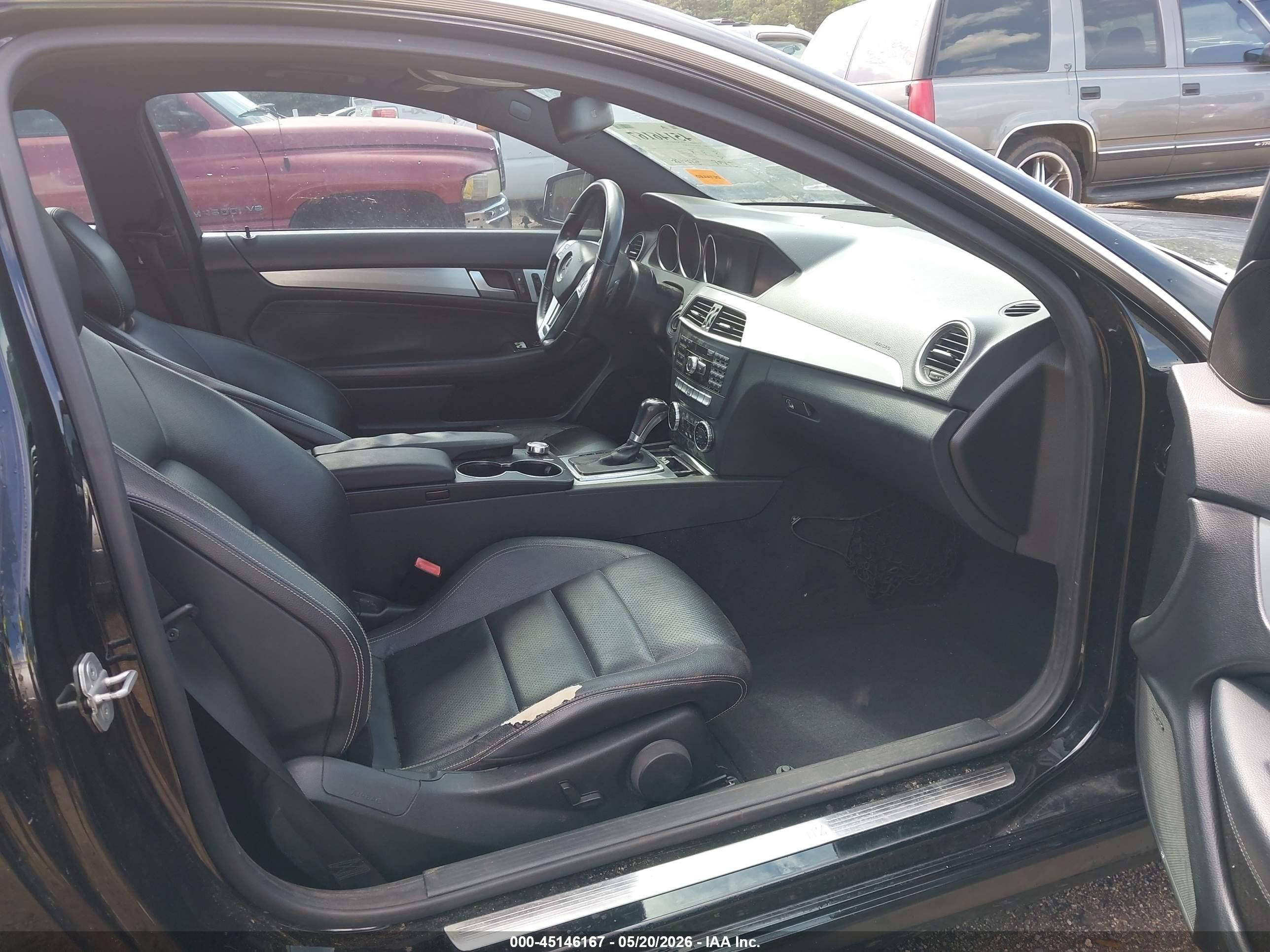 2013 Mercedes-benz C 250   Black vin: WDDGJ4HB4DG033319