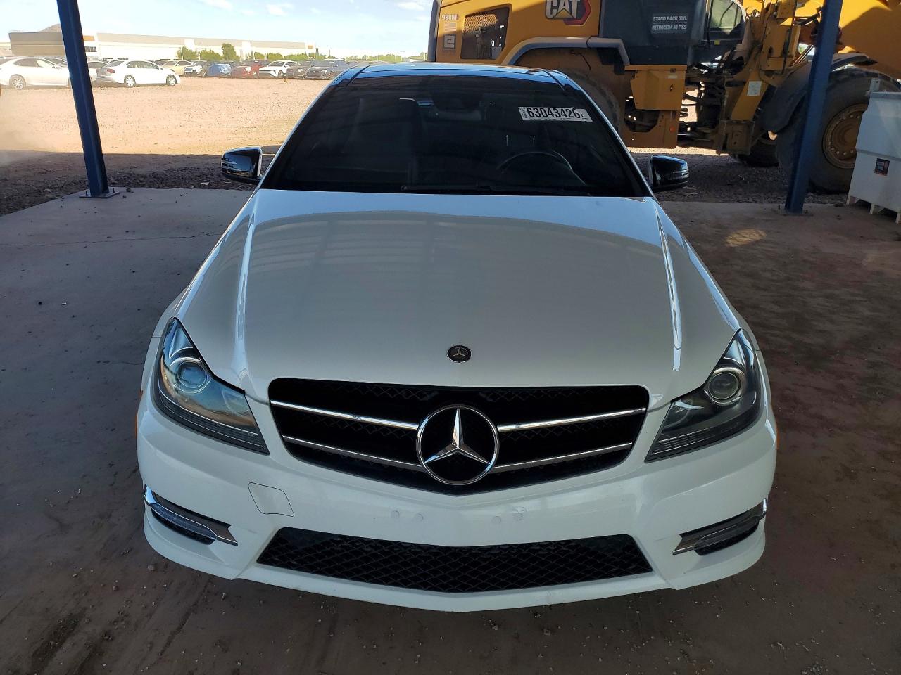 2014 Mercedes-benz C 250 Белый vin: WDDGJ4HB4EG205818