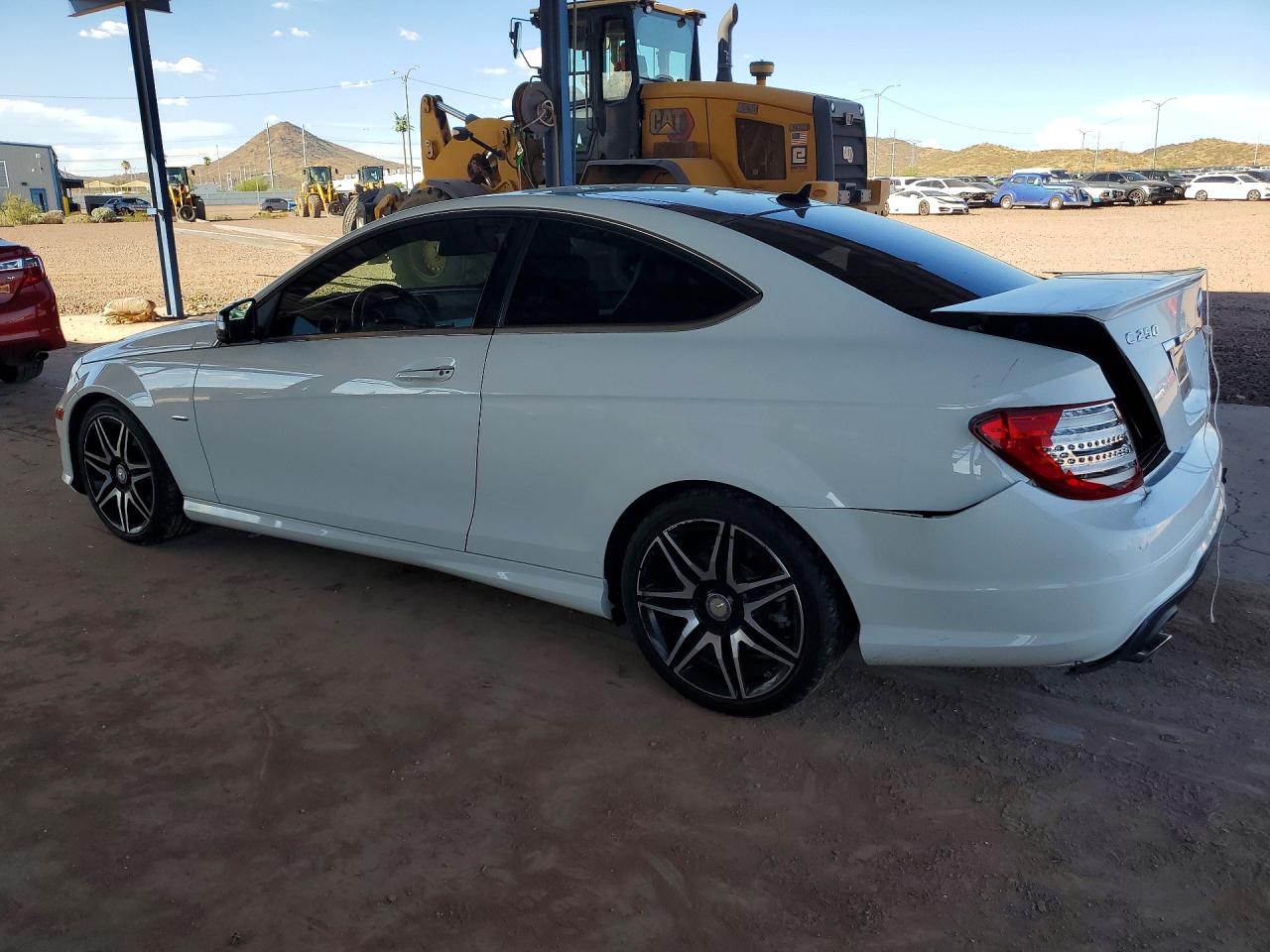 2014 Mercedes-benz C 250 Белый vin: WDDGJ4HB4EG205818