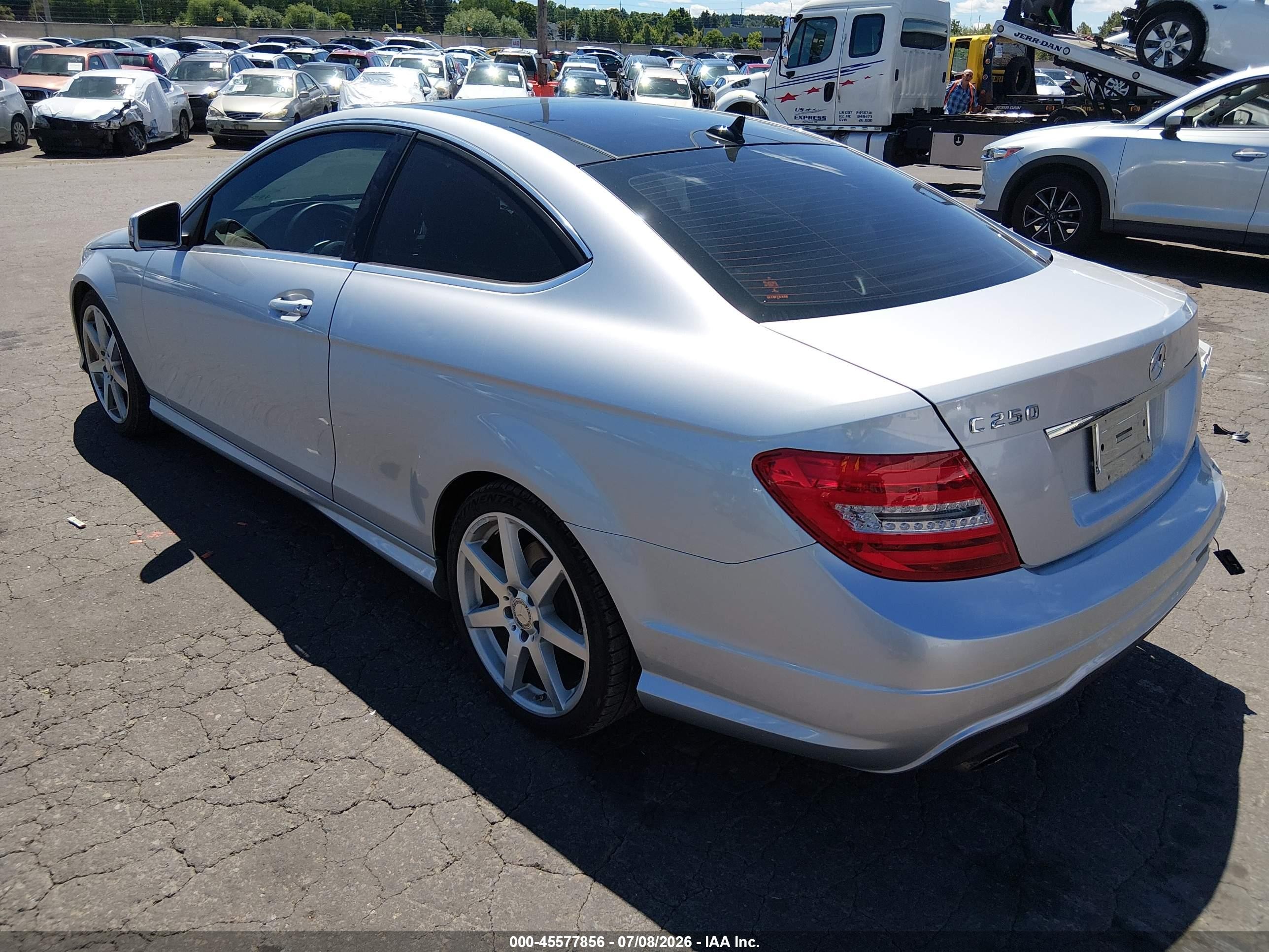2014 Mercedes-benz C 250   Silver vin: WDDGJ4HB4EG266571