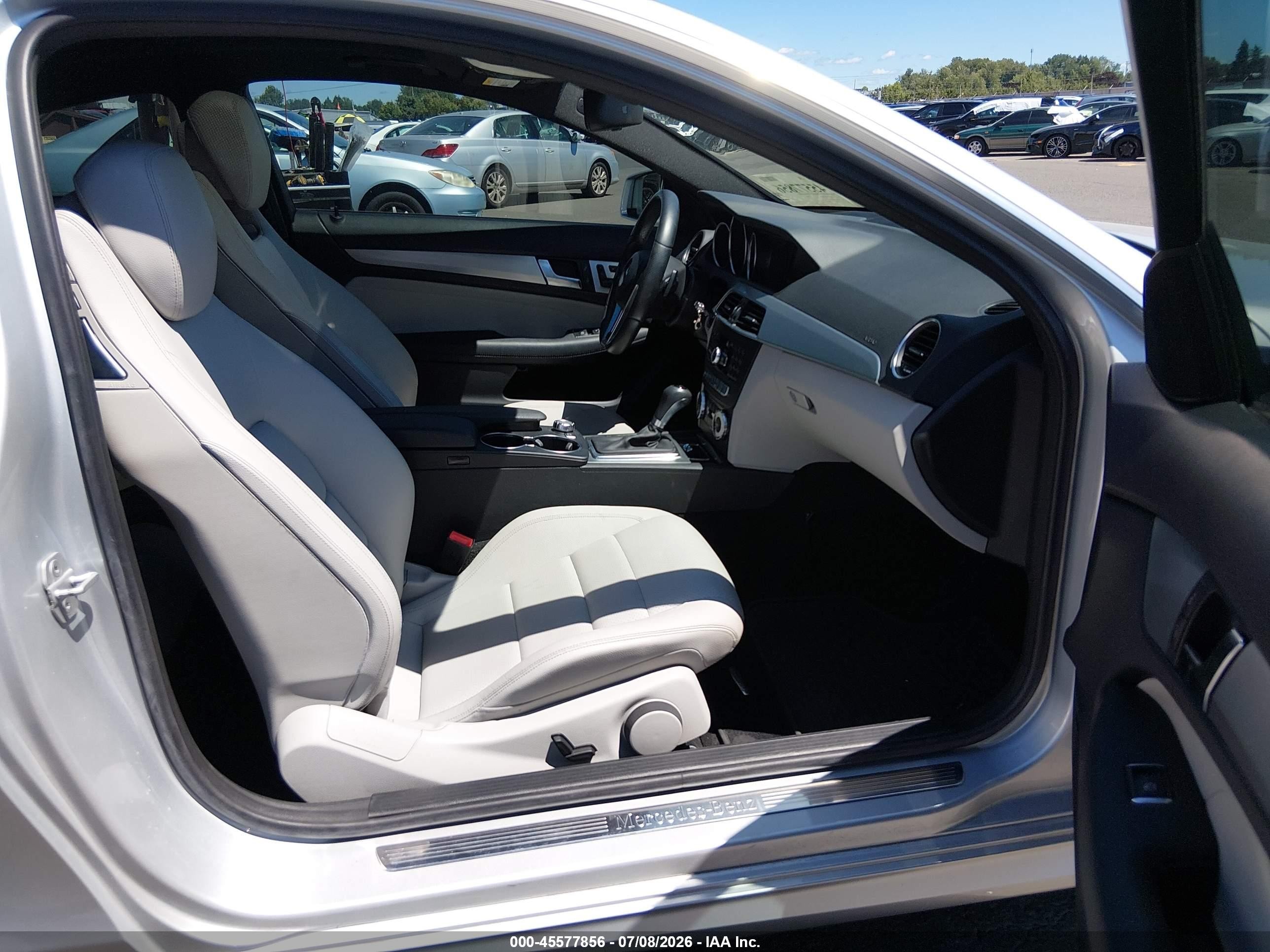 2014 Mercedes-benz C 250   Silver vin: WDDGJ4HB4EG266571