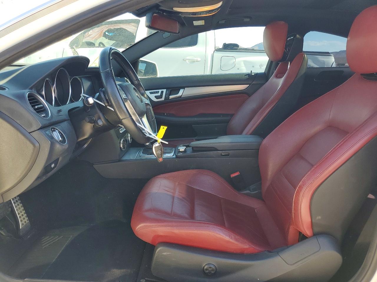 2014 Mercedes-benz C 250 White vin: WDDGJ4HB4EG312013