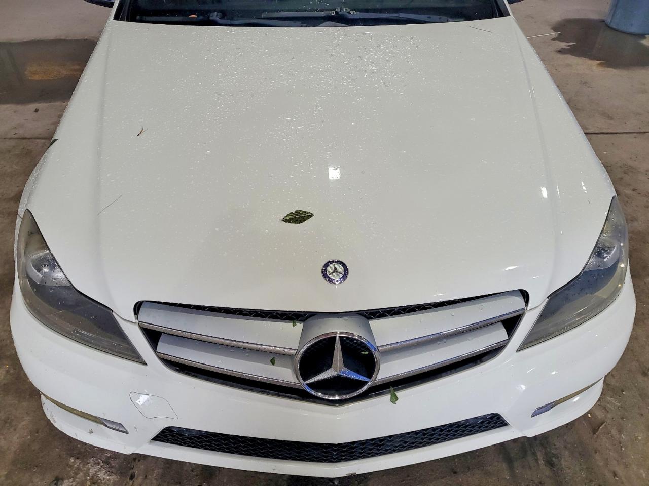 2012 Mercedes-benz C 250 White vin: WDDGJ4HB5CF746363