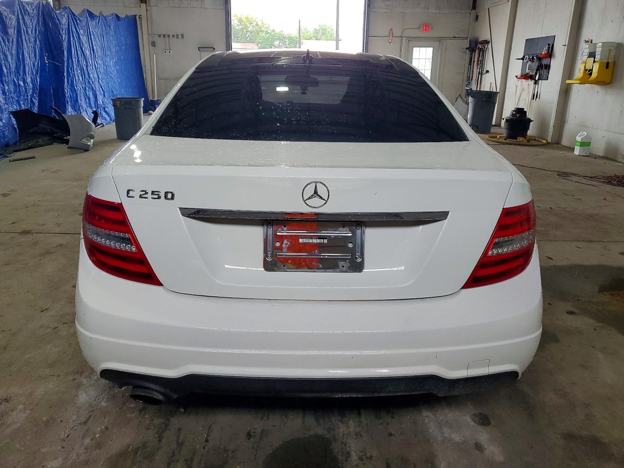 2012 Mercedes-benz C 250 White vin: WDDGJ4HB5CF746363