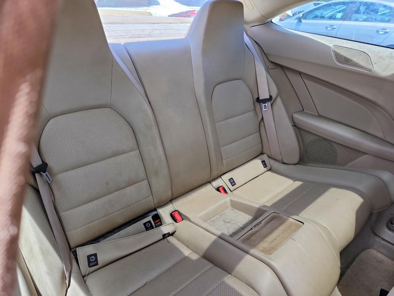 2012 Mercedes-benz C 250 Red vin: WDDGJ4HB5CF786183