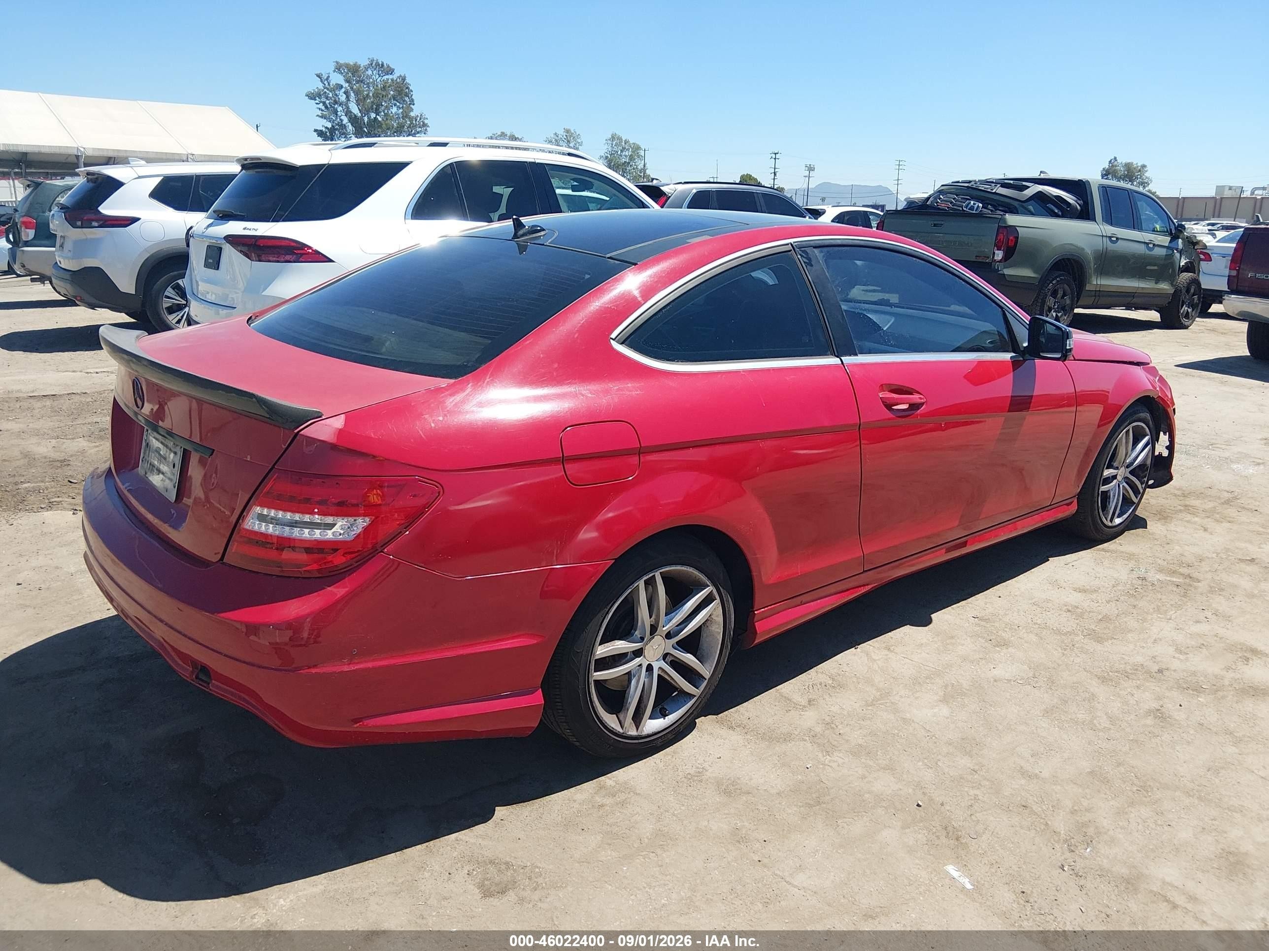2012 Mercedes-benz C 250   Red vin: WDDGJ4HB5CF807078