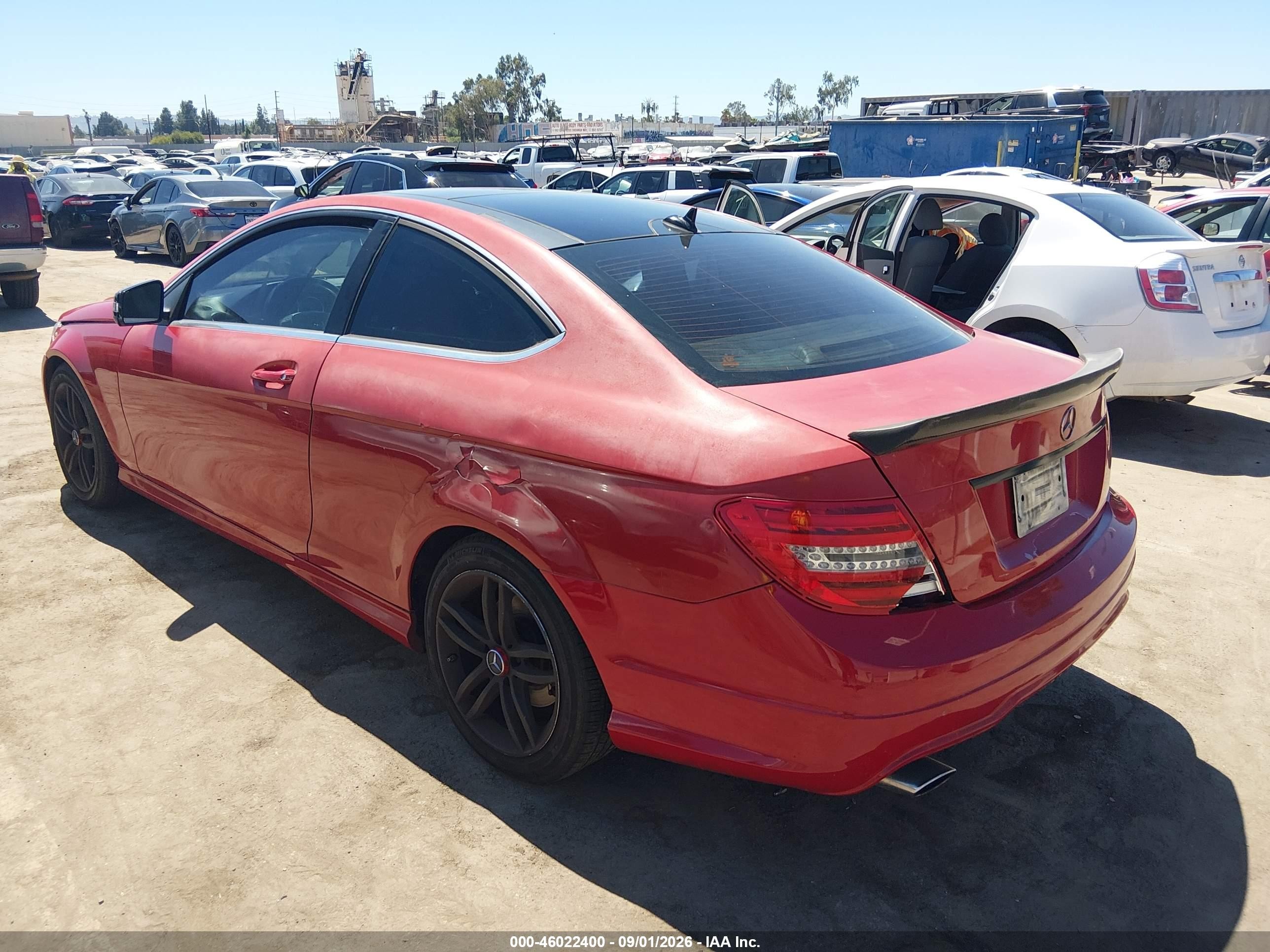 2012 Mercedes-benz C 250   Red vin: WDDGJ4HB5CF807078