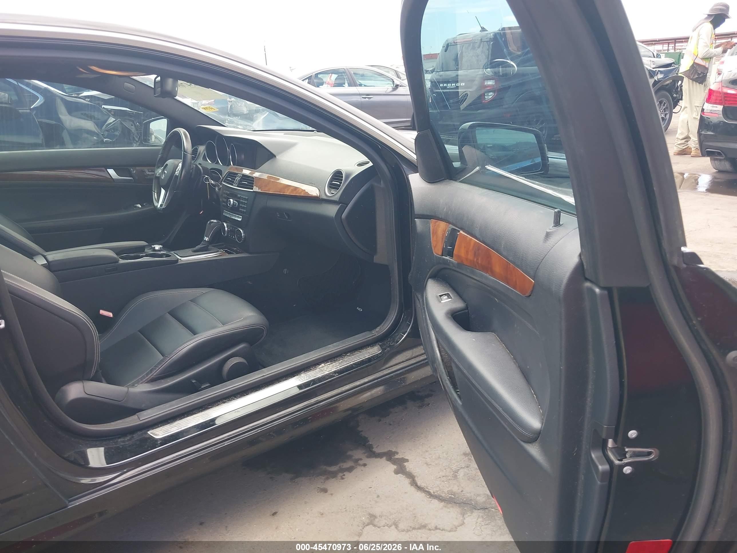 2013 Mercedes-benz C 250   Black vin: WDDGJ4HB5DF956673