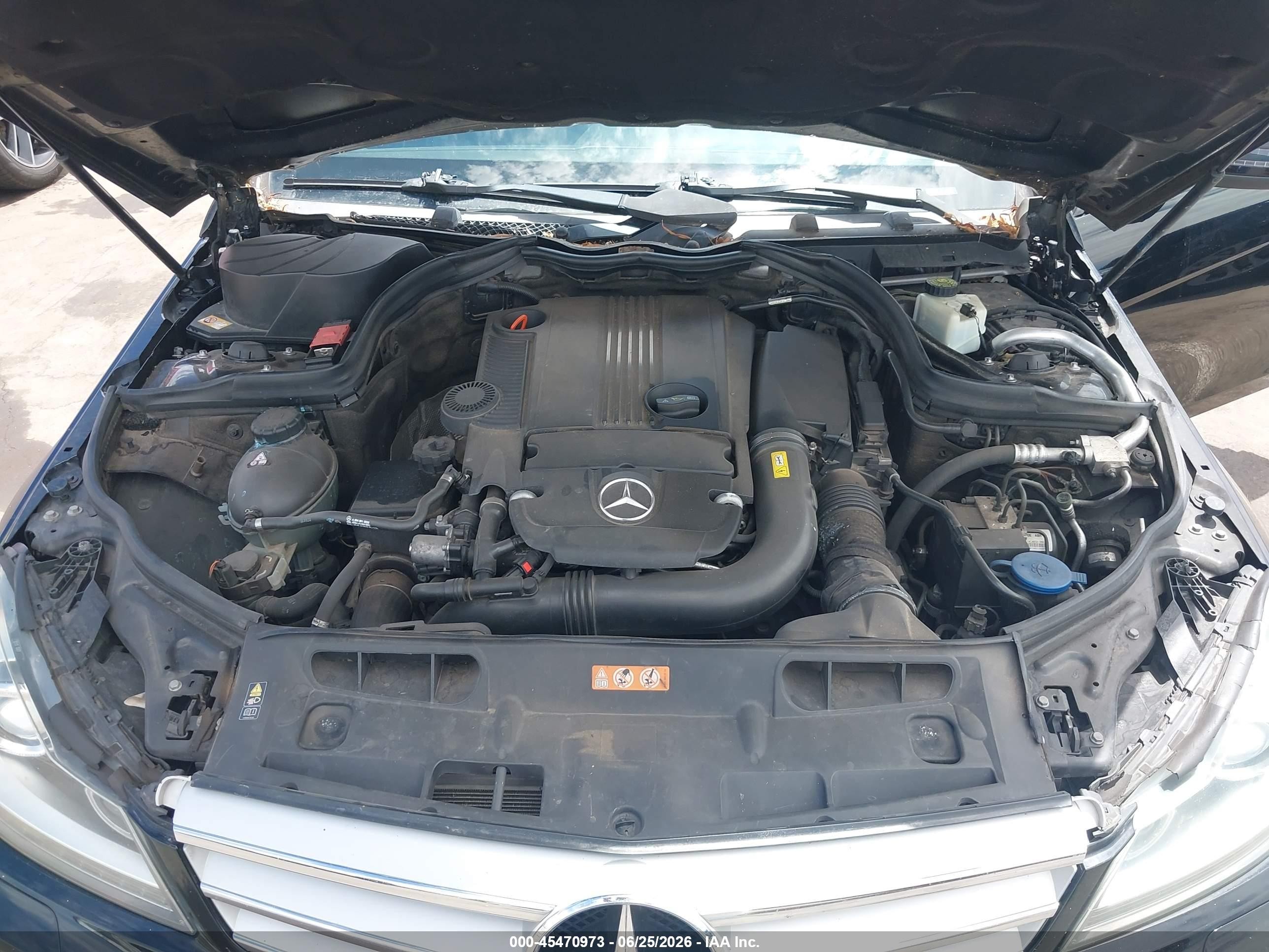 2013 Mercedes-benz C 250   Black vin: WDDGJ4HB5DF956673