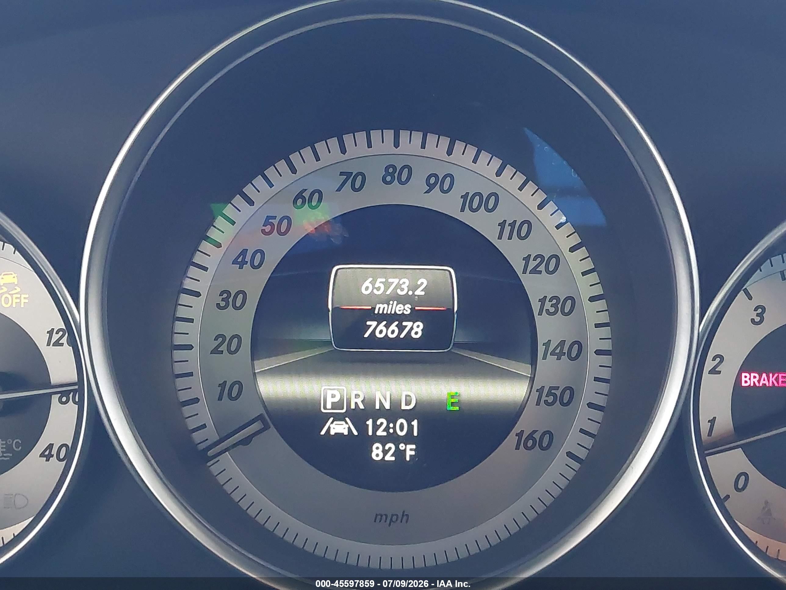 2013 Mercedes-benz C 250   Белый vin: WDDGJ4HB5DF967043