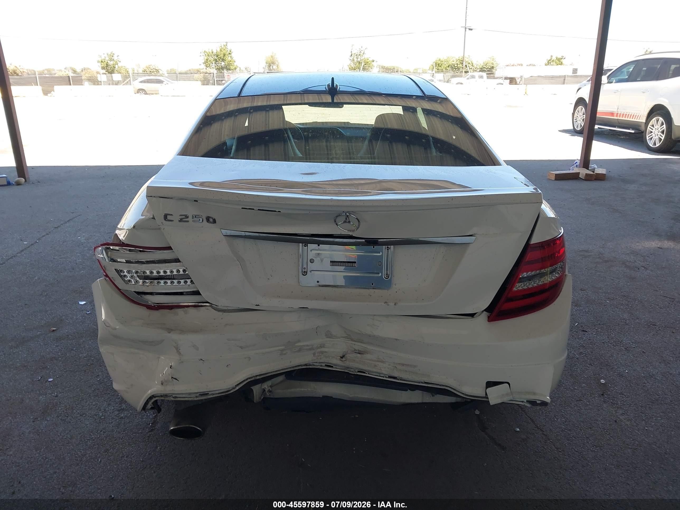 2013 Mercedes-benz C 250   Белый vin: WDDGJ4HB5DF967043