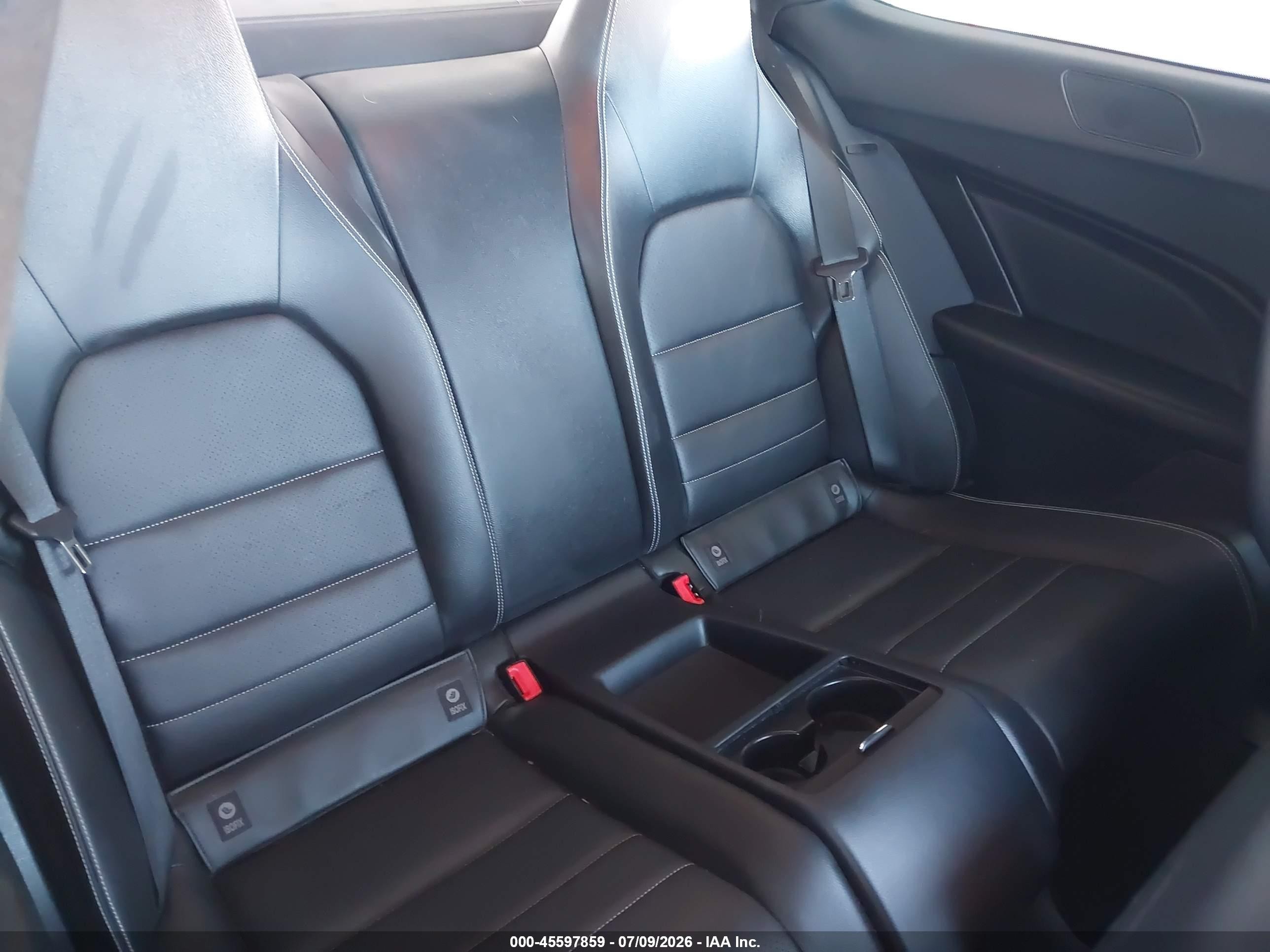 2013 Mercedes-benz C 250   Белый vin: WDDGJ4HB5DF967043