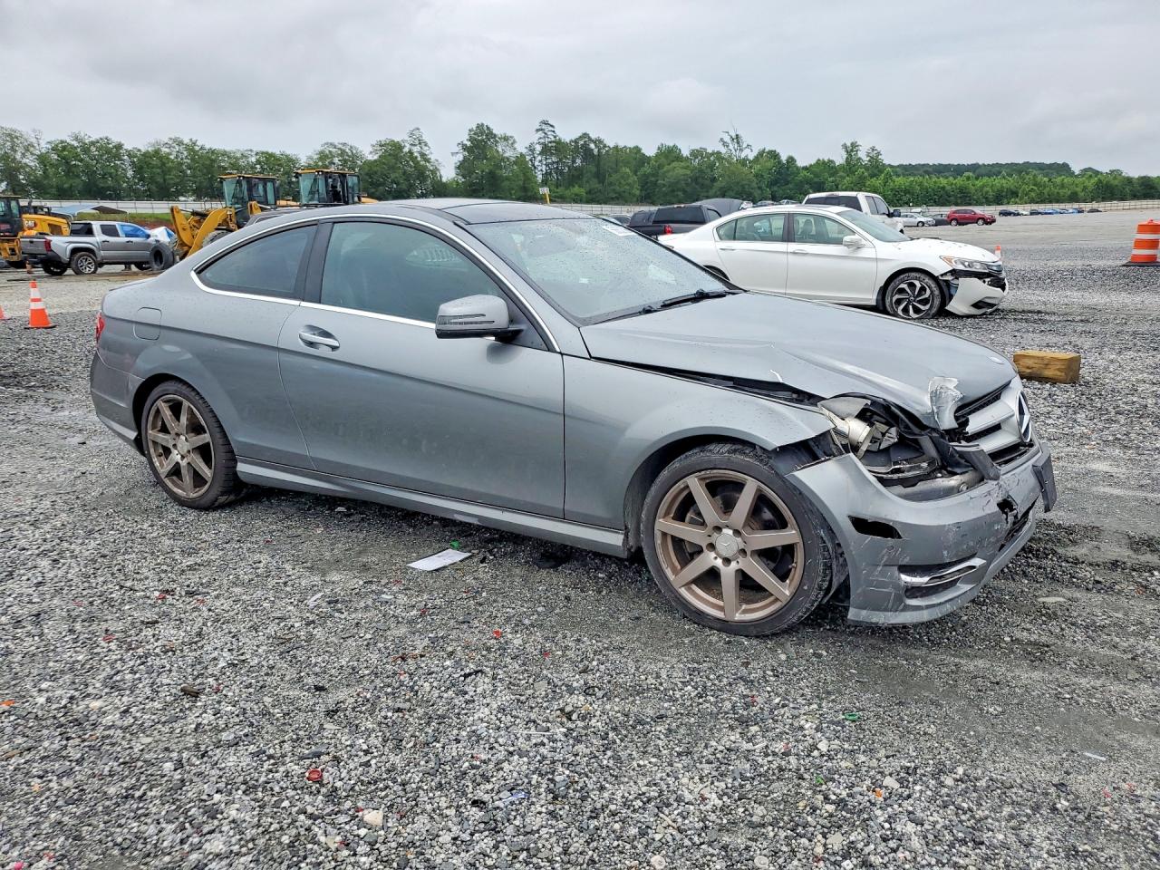 2013 Mercedes-benz C 250 Silver vin: WDDGJ4HB5DG069830