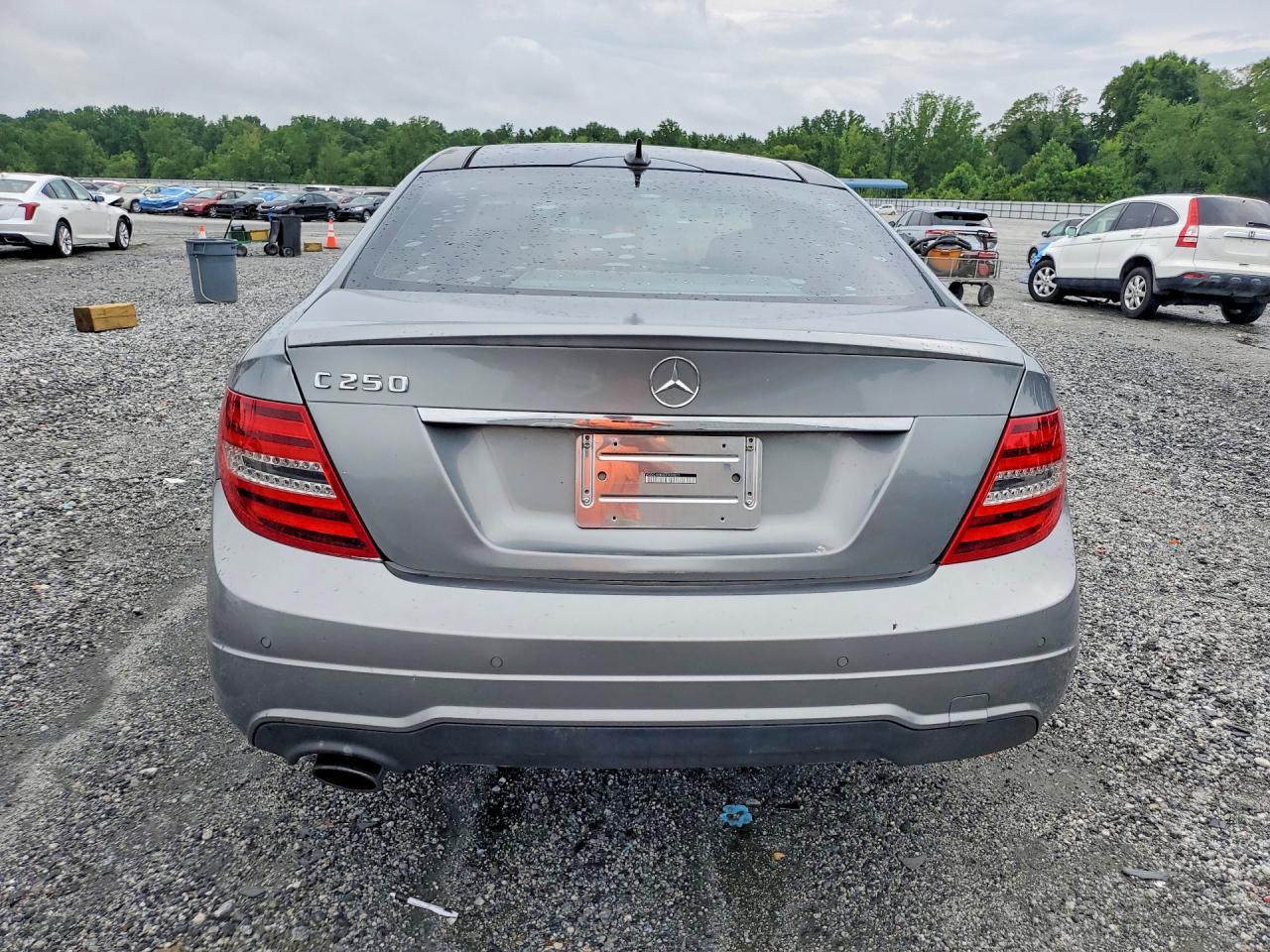 2013 Mercedes-benz C 250 Silver vin: WDDGJ4HB5DG069830