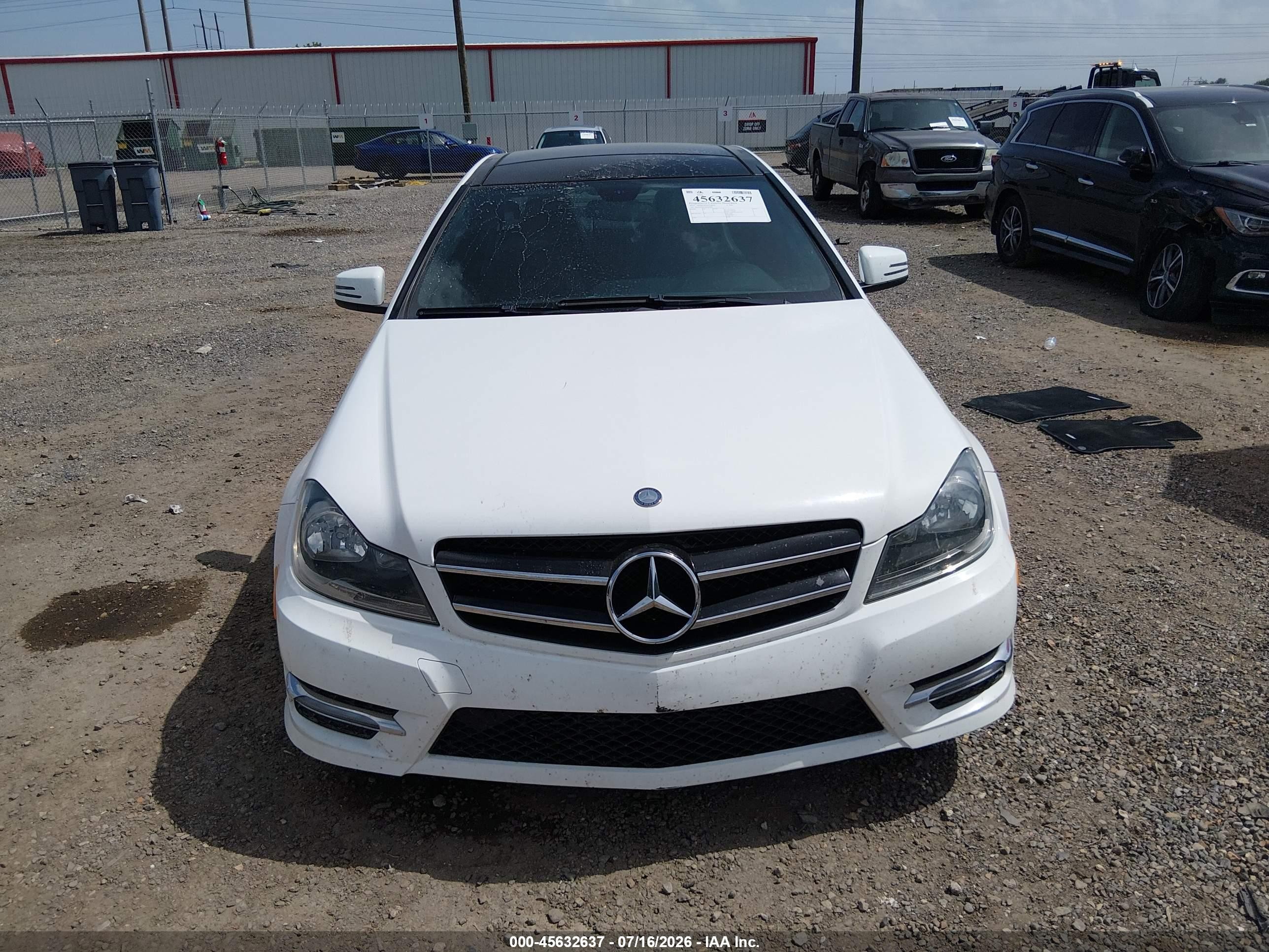 2013 Mercedes-benz C 250   White vin: WDDGJ4HB5DG090841