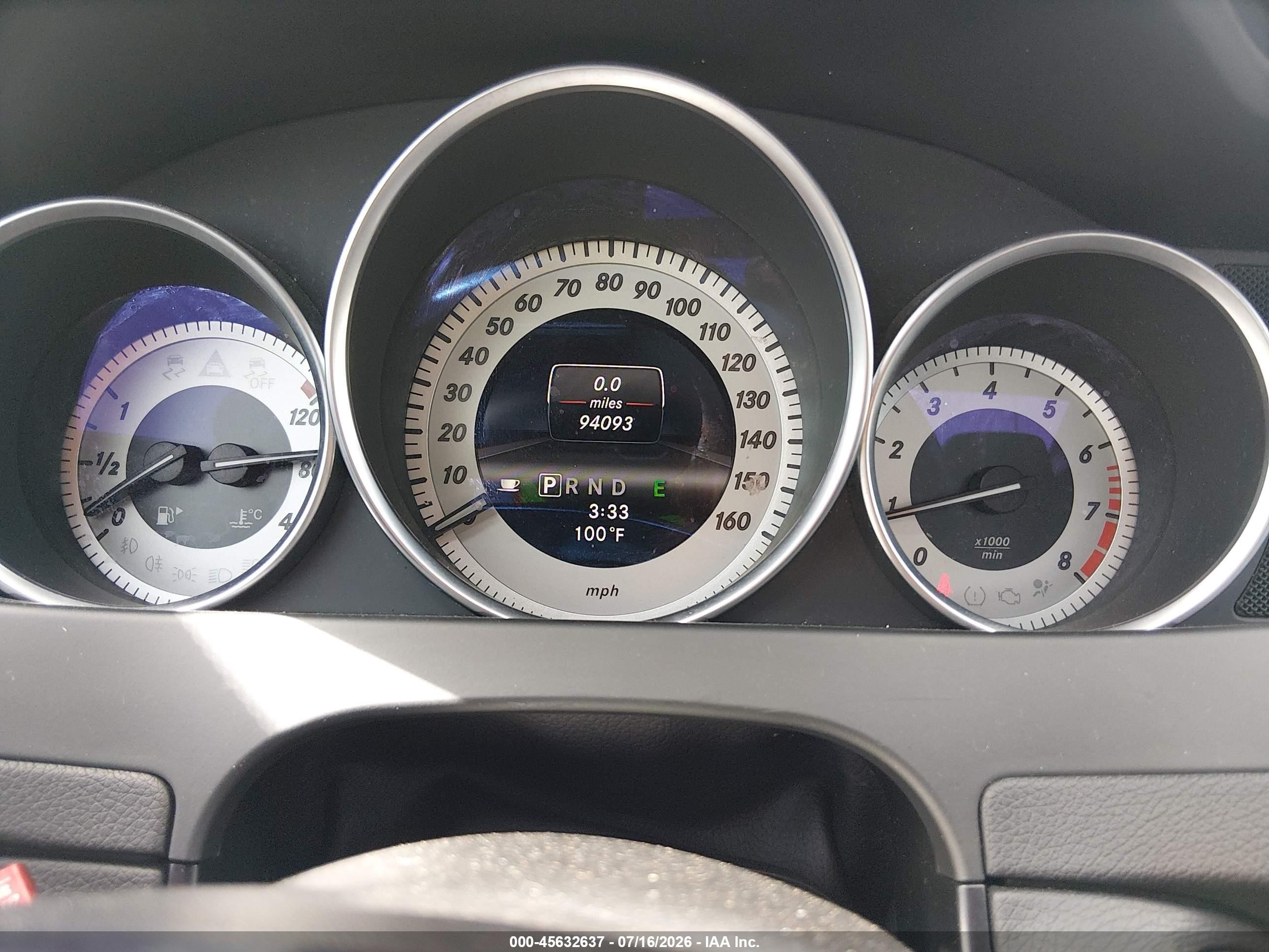 2013 Mercedes-benz C 250   White vin: WDDGJ4HB5DG090841