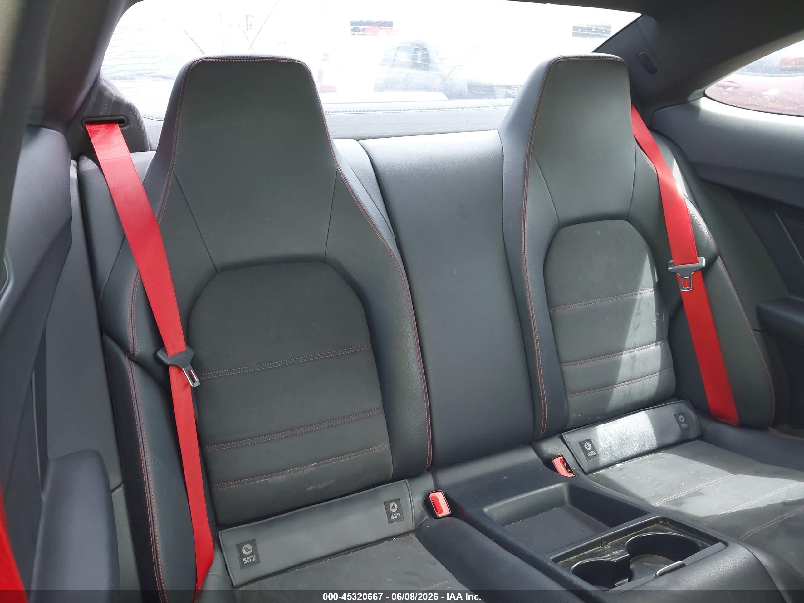 2014 Mercedes-benz C 250   Red vin: WDDGJ4HB5EG263940