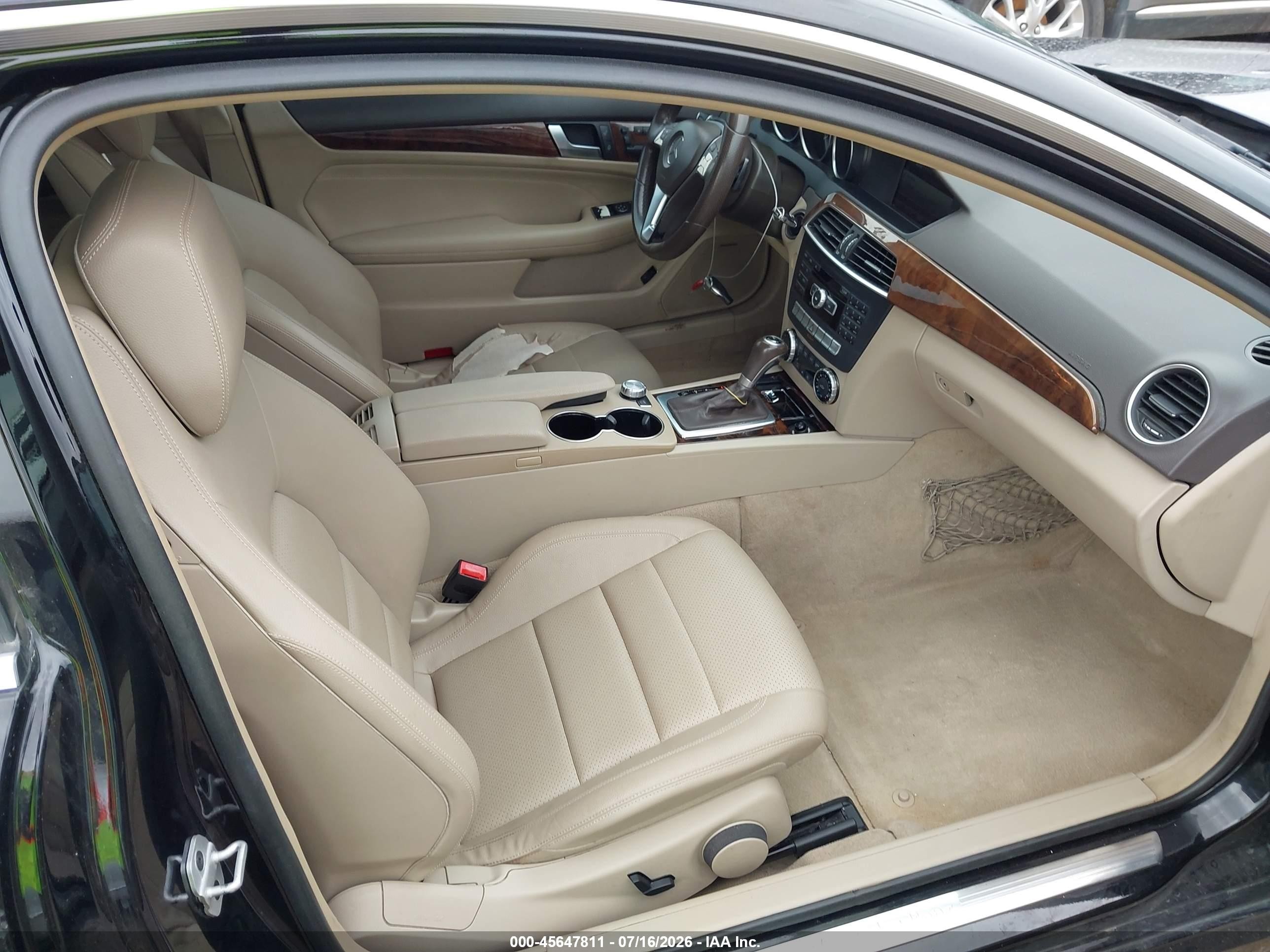 2015 Mercedes-benz C 250   Black vin: WDDGJ4HB5FG369242