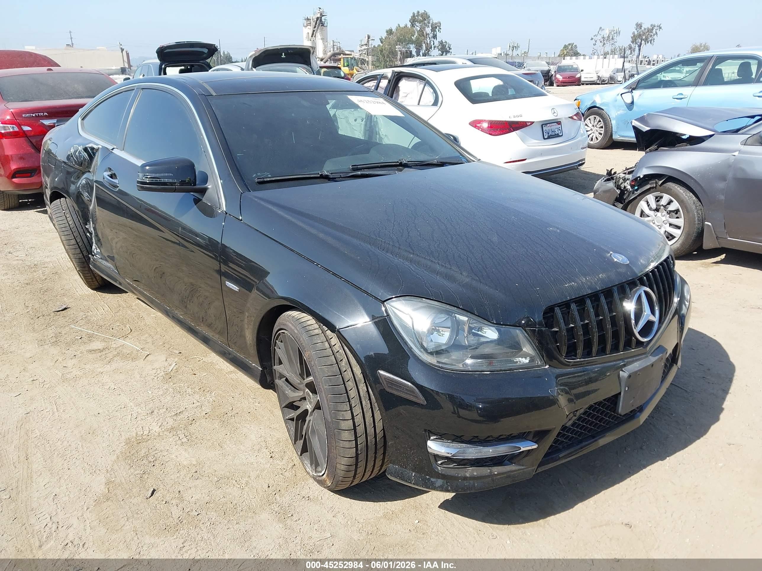 2012 Mercedes-benz C 250   Черный vin: WDDGJ4HB6CF770848