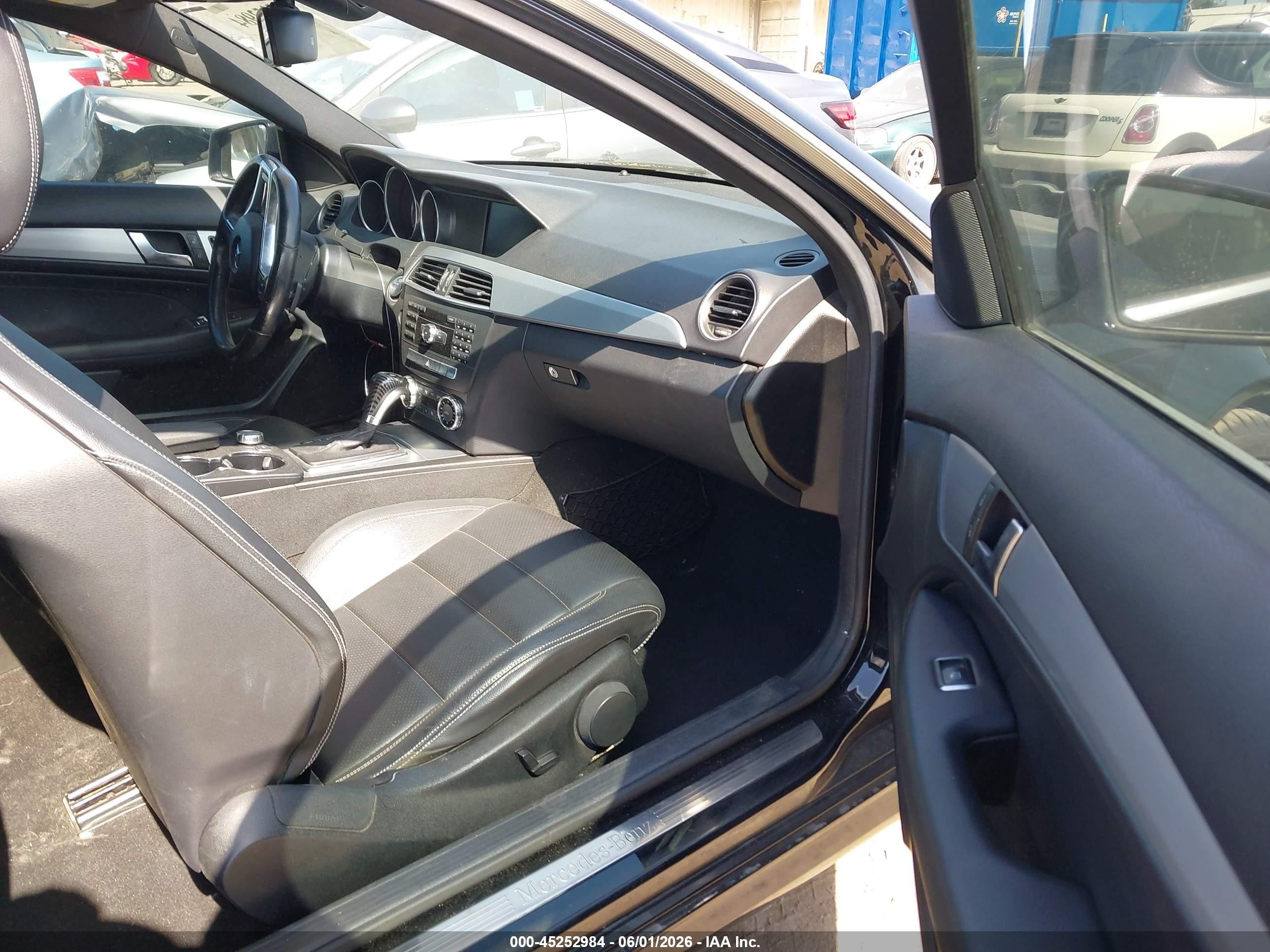 2012 Mercedes-benz C 250   Black vin: WDDGJ4HB6CF770848