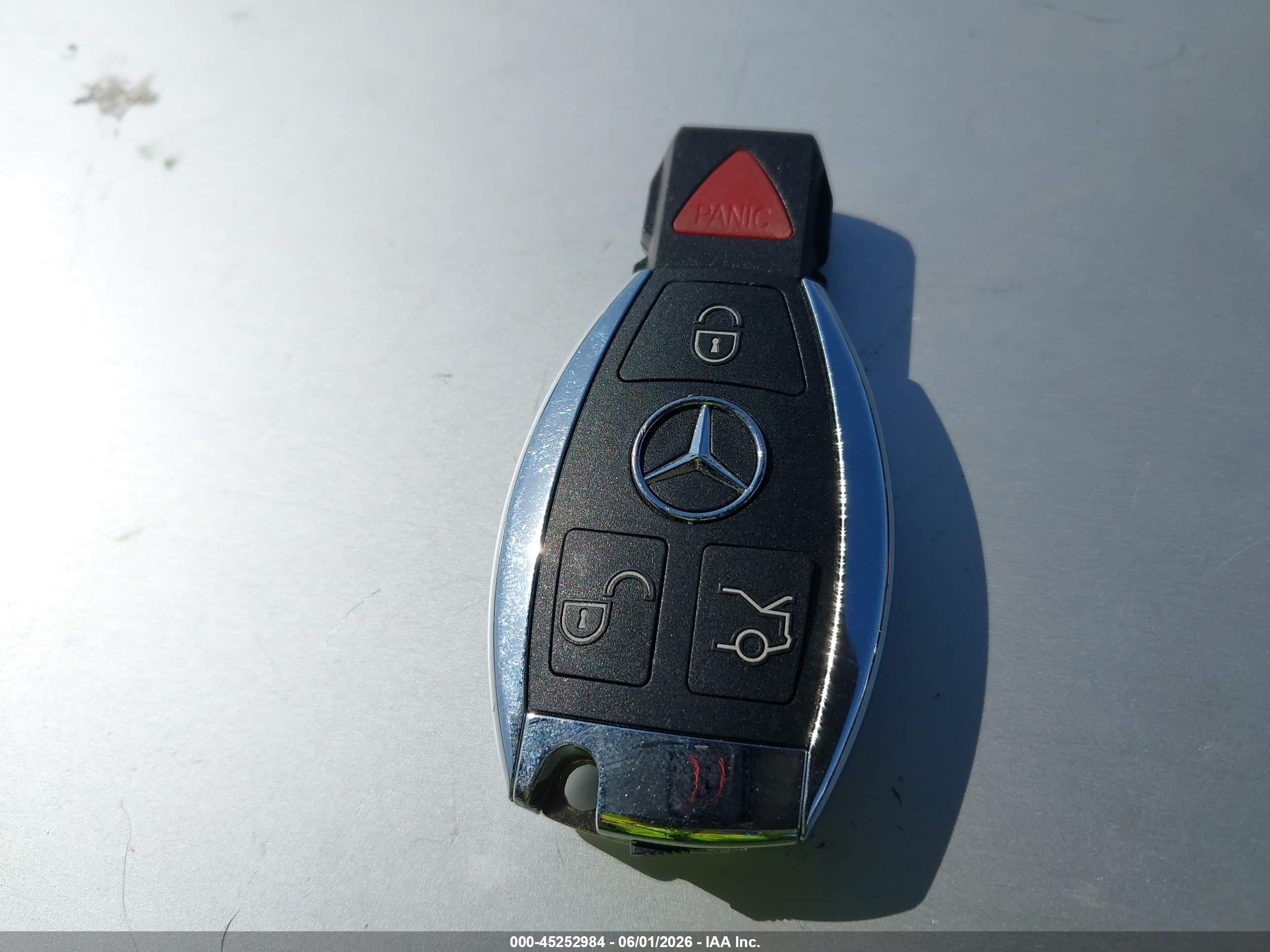 2012 Mercedes-benz C 250   Black vin: WDDGJ4HB6CF770848