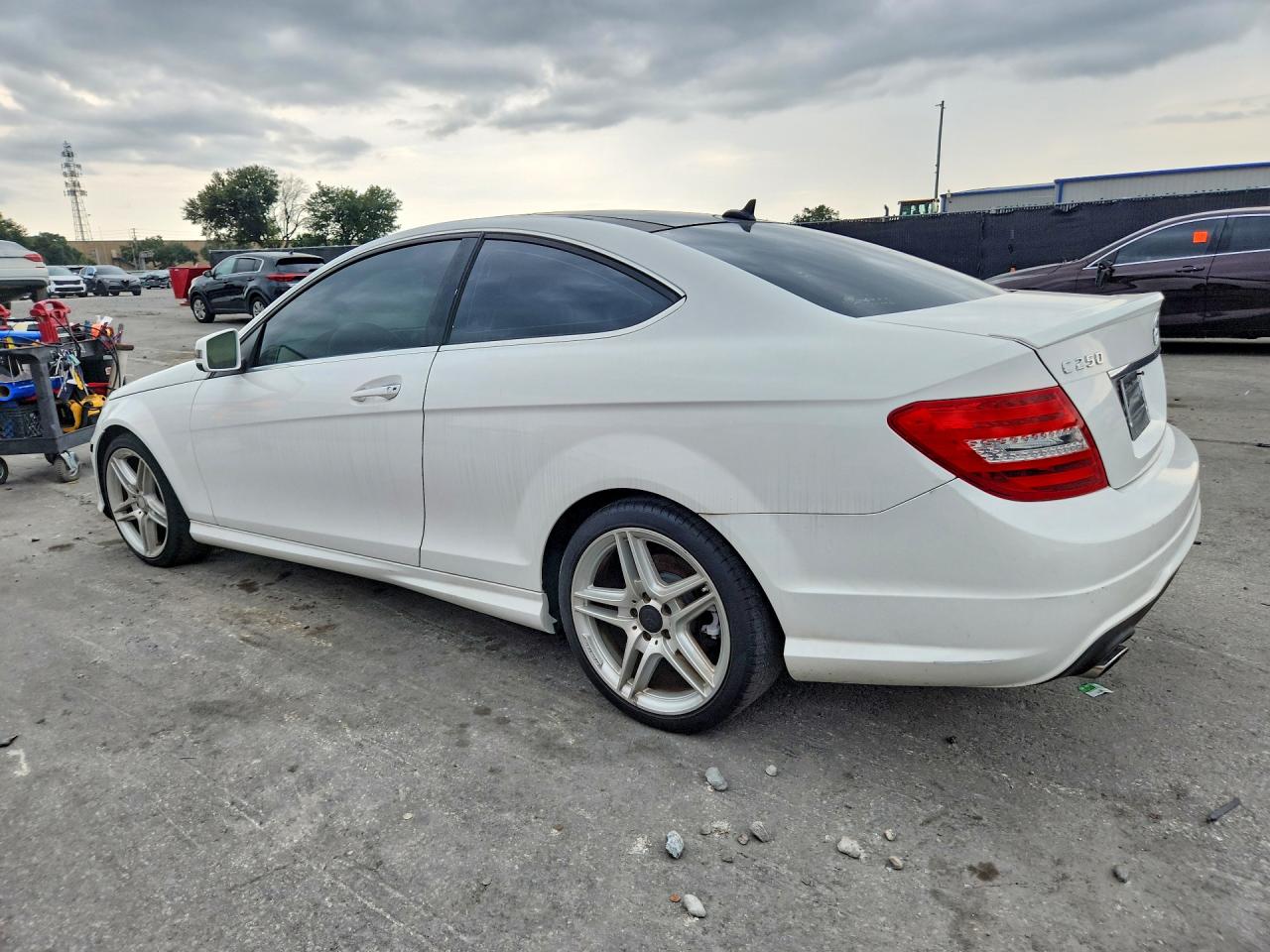 2013 Mercedes-benz C 250 White vin: WDDGJ4HB6DF990105