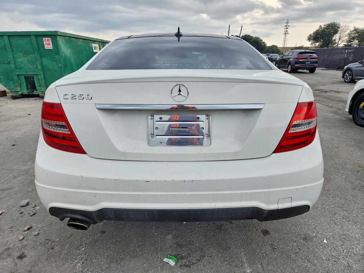2013 Mercedes-benz C 250 White vin: WDDGJ4HB6DF990105