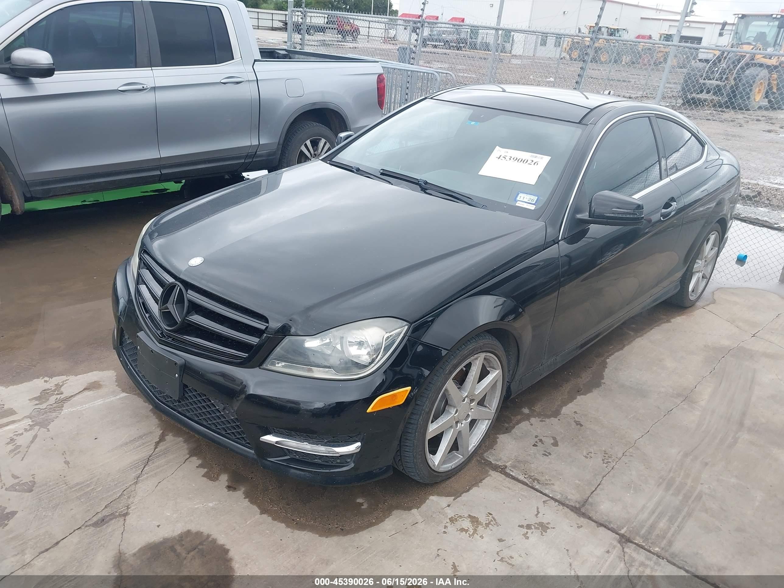 2013 Mercedes-benz C 250   Черный vin: WDDGJ4HB6DF999936