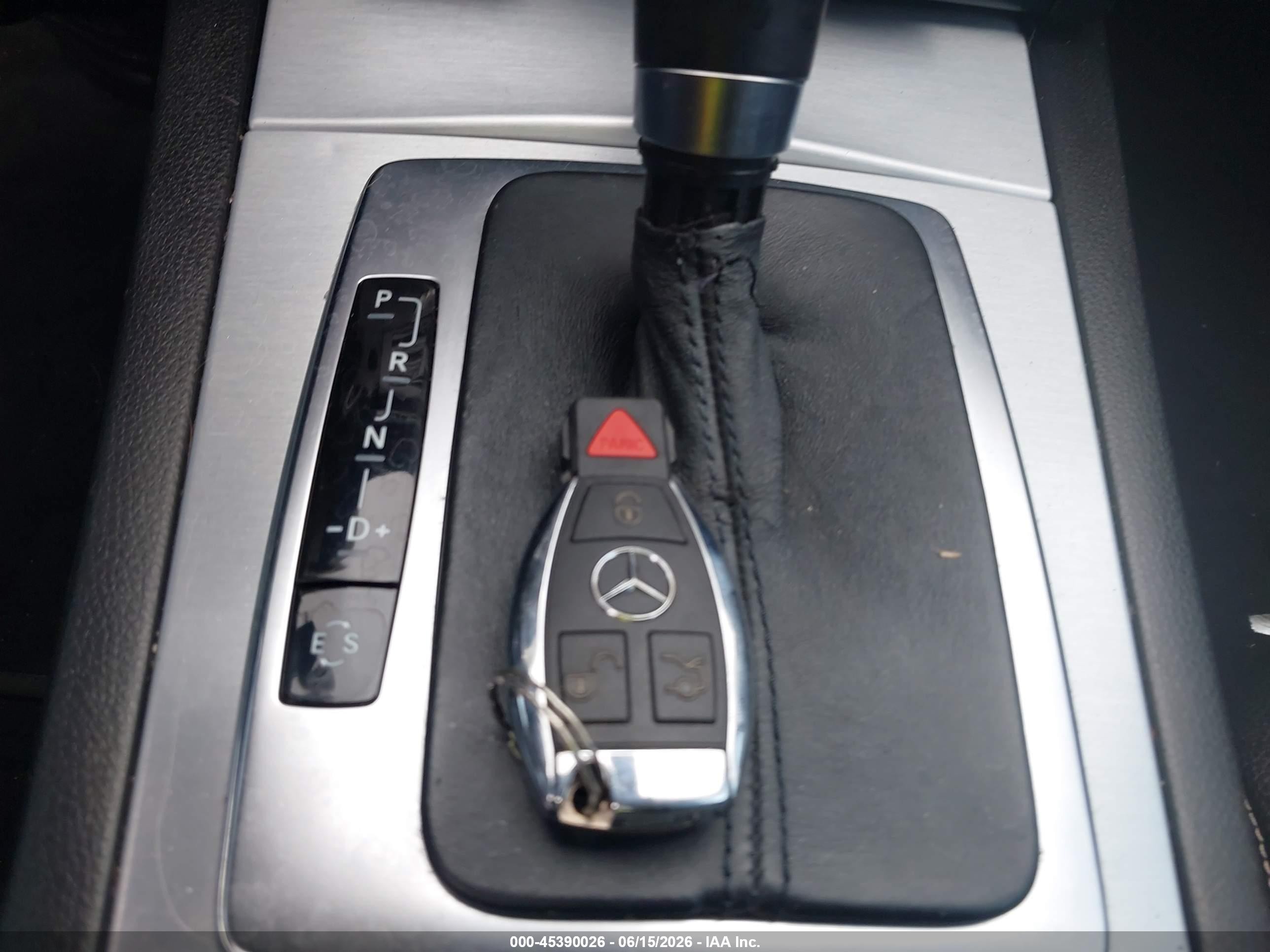 2013 Mercedes-benz C 250   Черный vin: WDDGJ4HB6DF999936