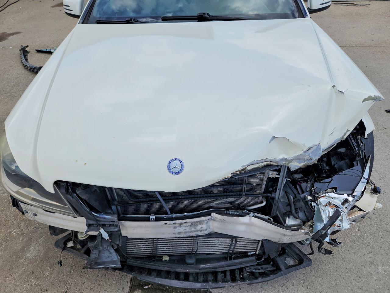 2013 Mercedes-benz C 250 Белый vin: WDDGJ4HB6DG044211