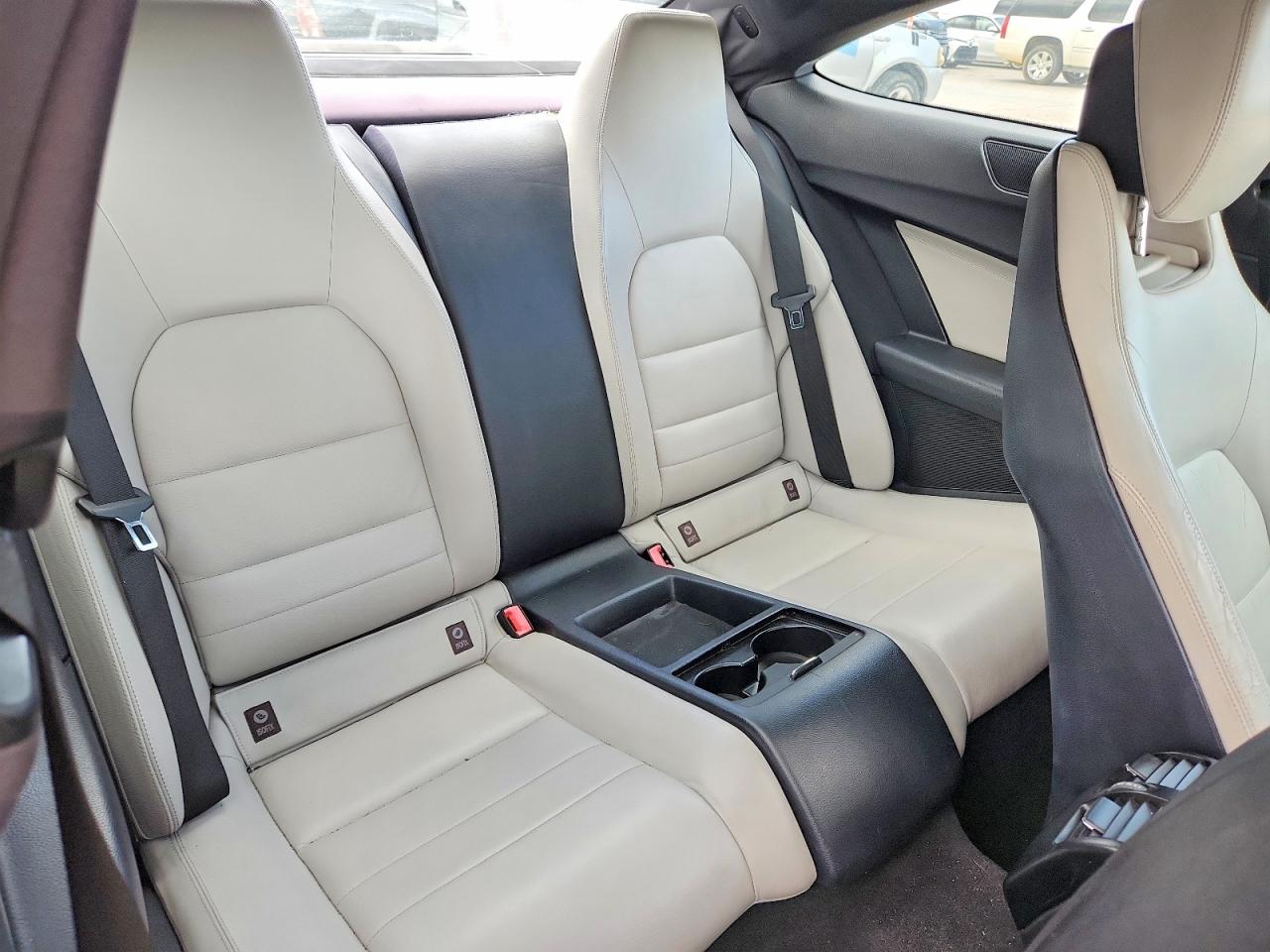 2013 Mercedes-benz C 250 Белый vin: WDDGJ4HB6DG044211