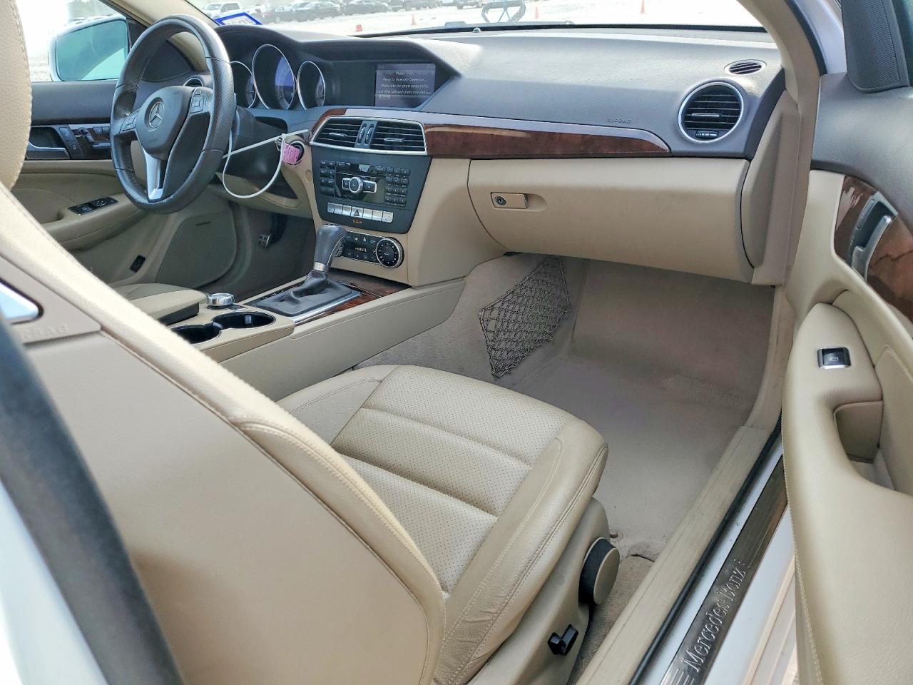 2014 Mercedes-benz C 250 White vin: WDDGJ4HB6EG215718
