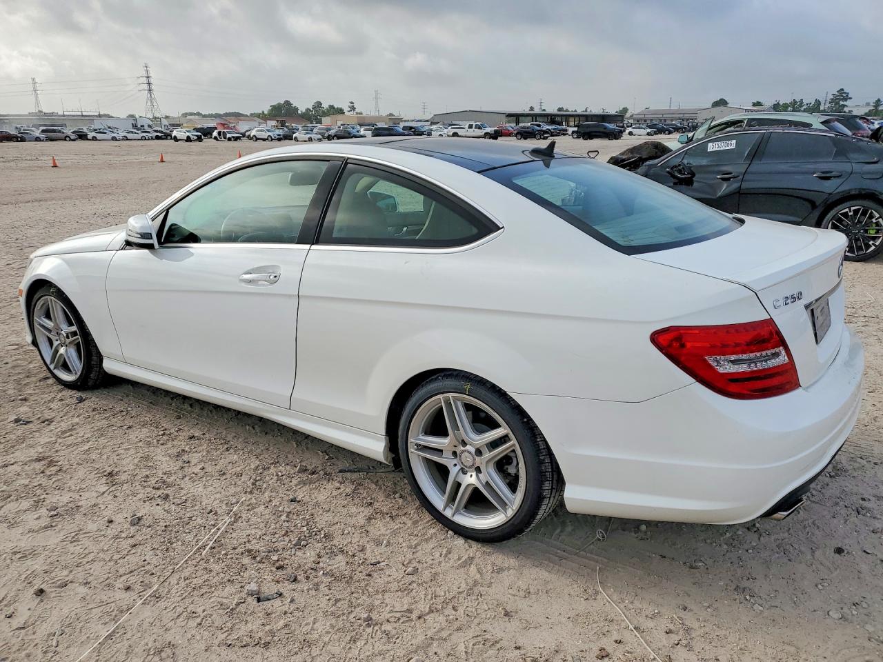2014 Mercedes-benz C 250 White vin: WDDGJ4HB6EG215718