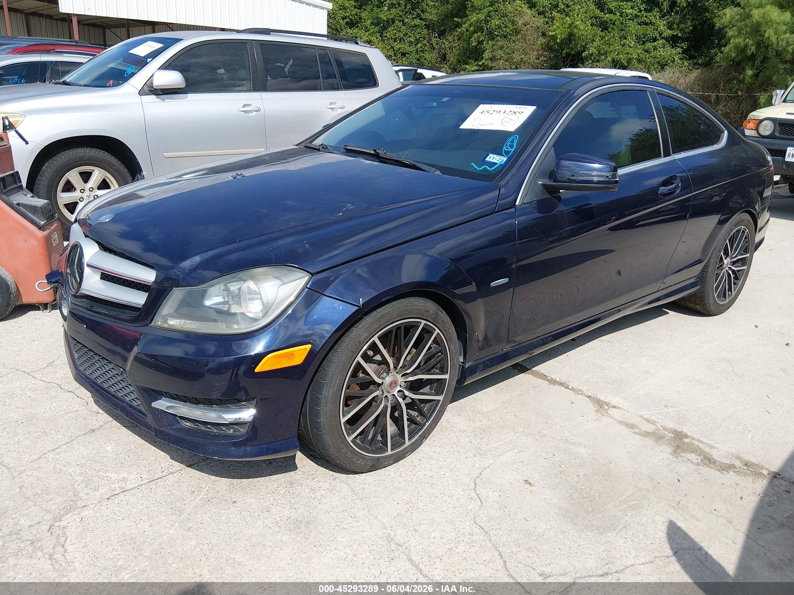 2012 Mercedes-benz C 250   Blue vin: WDDGJ4HB7CF884048