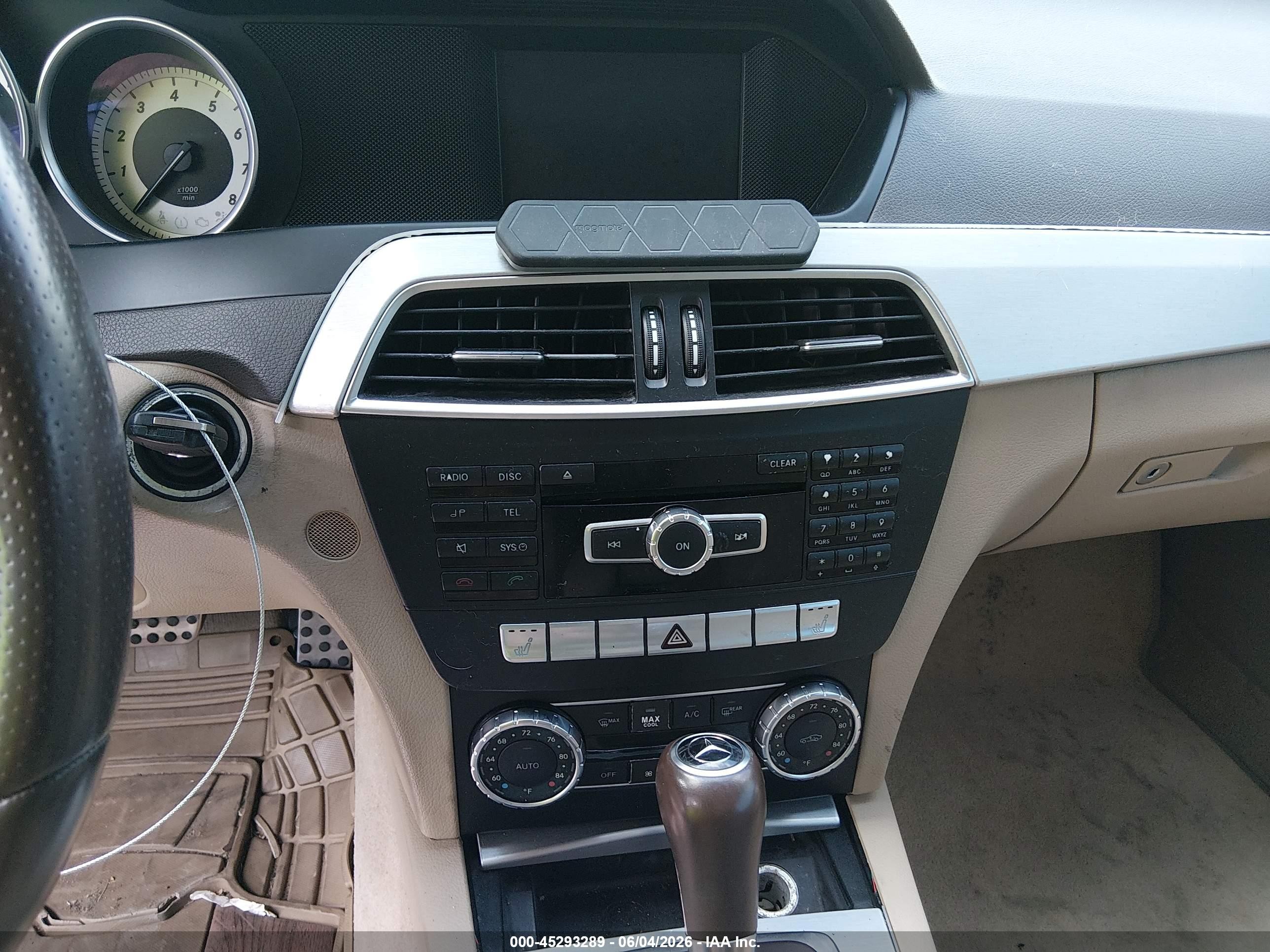 2012 Mercedes-benz C 250   Blue vin: WDDGJ4HB7CF884048