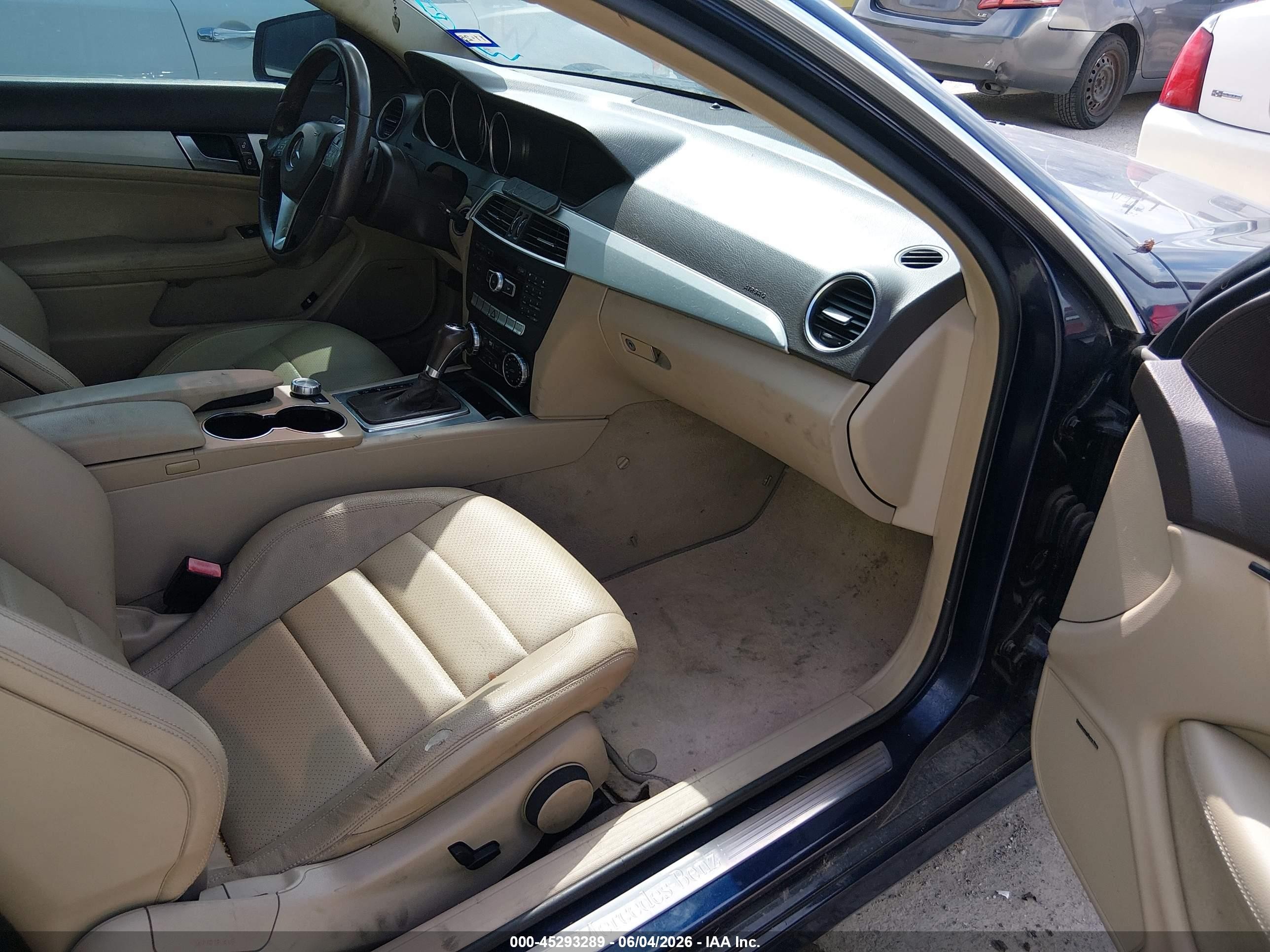 2012 Mercedes-benz C 250   Blue vin: WDDGJ4HB7CF884048