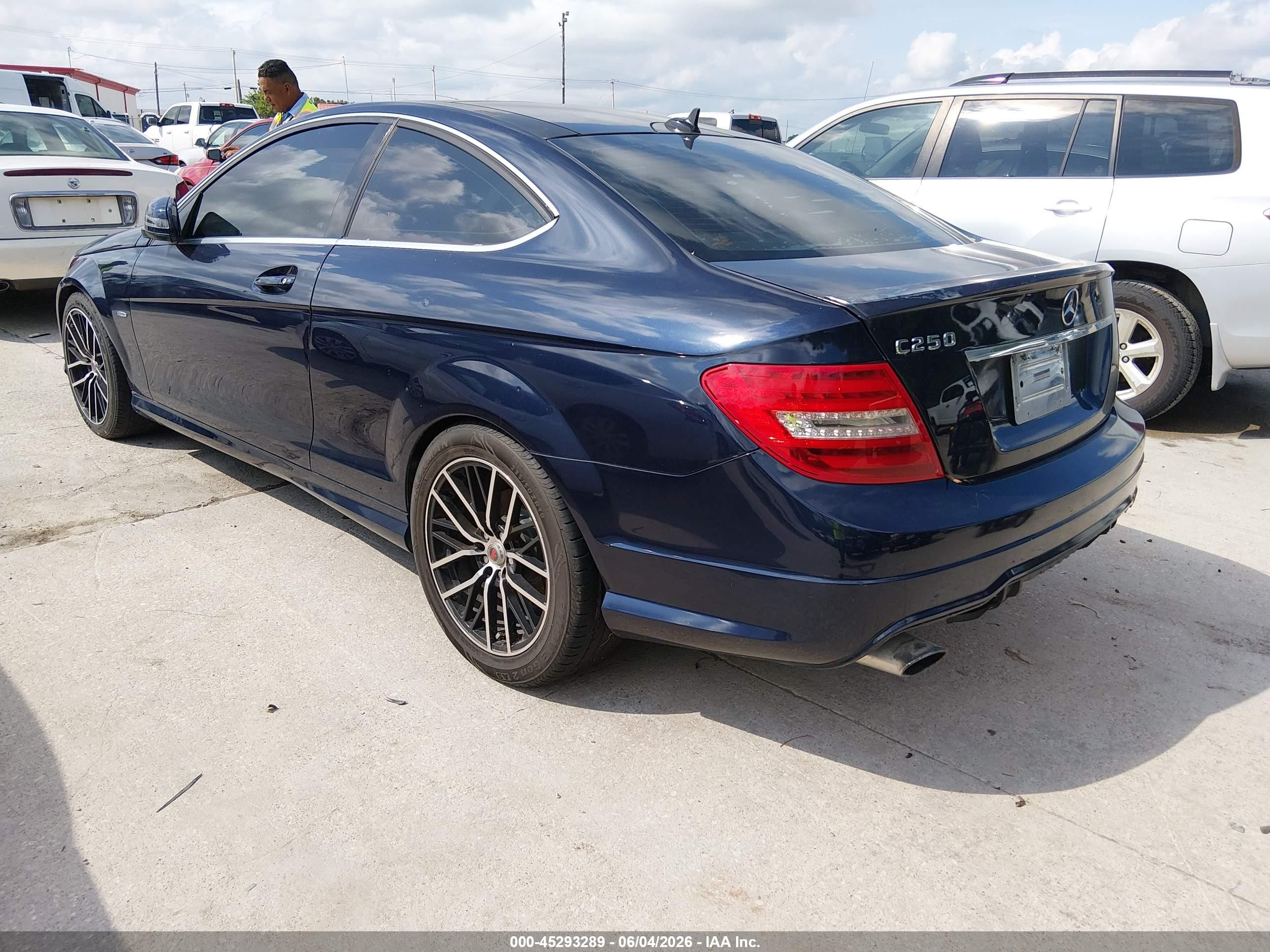 2012 Mercedes-benz C 250   Blue vin: WDDGJ4HB7CF884048