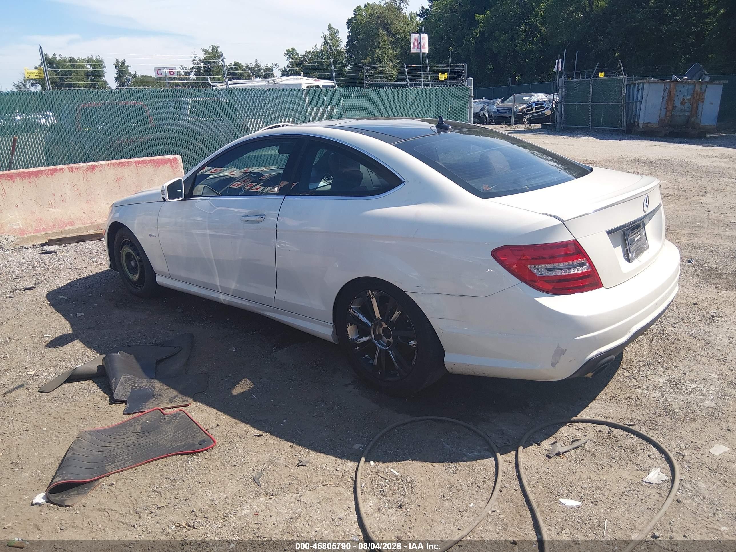 2012 Mercedes-benz C 250   White vin: WDDGJ4HB7CF905898