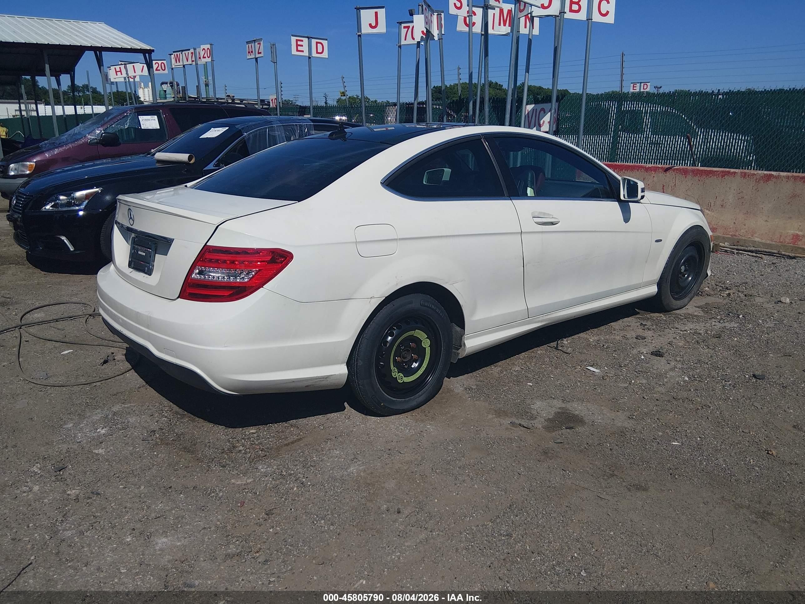 2012 Mercedes-benz C 250   White vin: WDDGJ4HB7CF905898