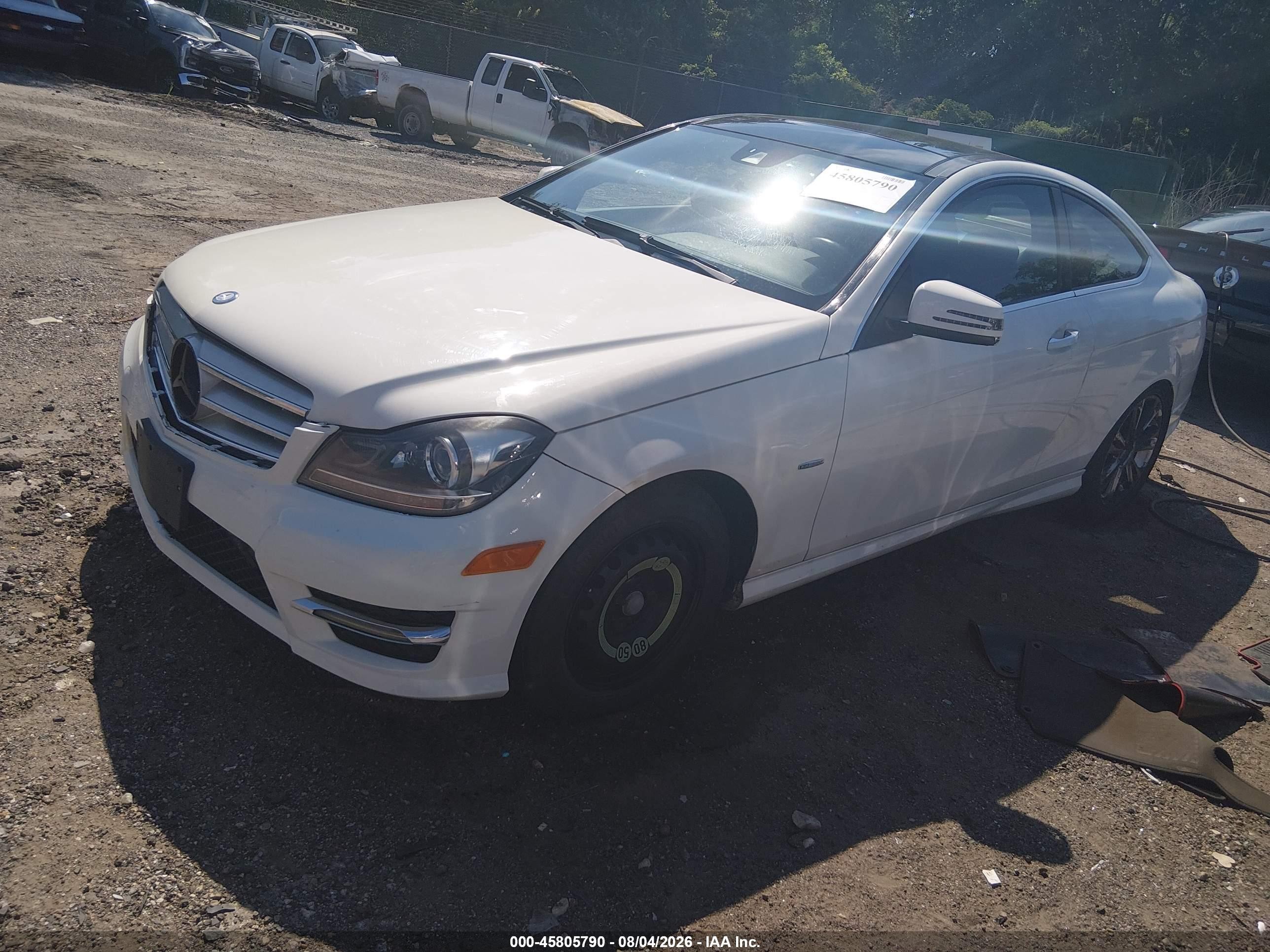 2012 Mercedes-benz C 250   White vin: WDDGJ4HB7CF905898