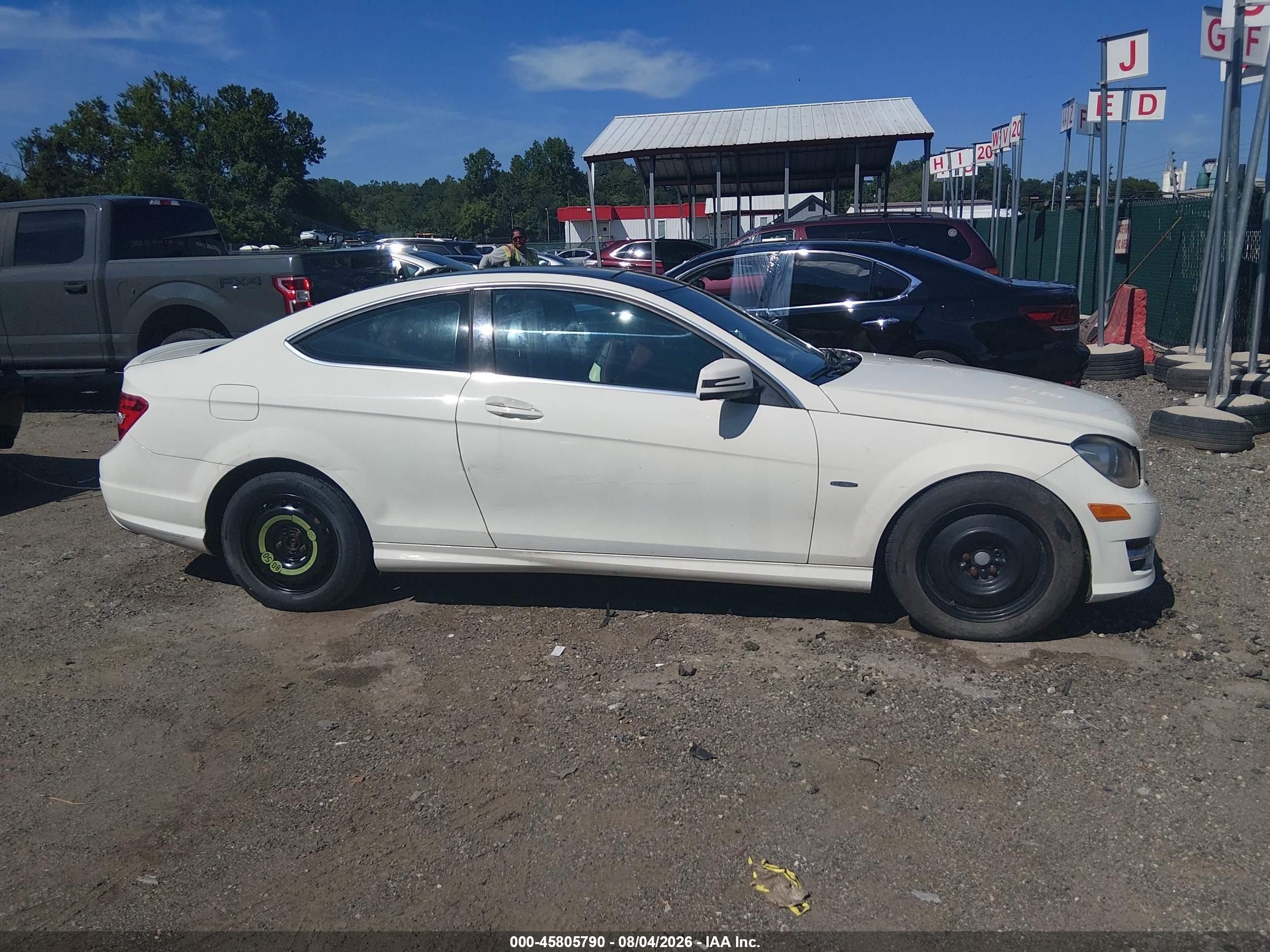 2012 Mercedes-benz C 250   White vin: WDDGJ4HB7CF905898