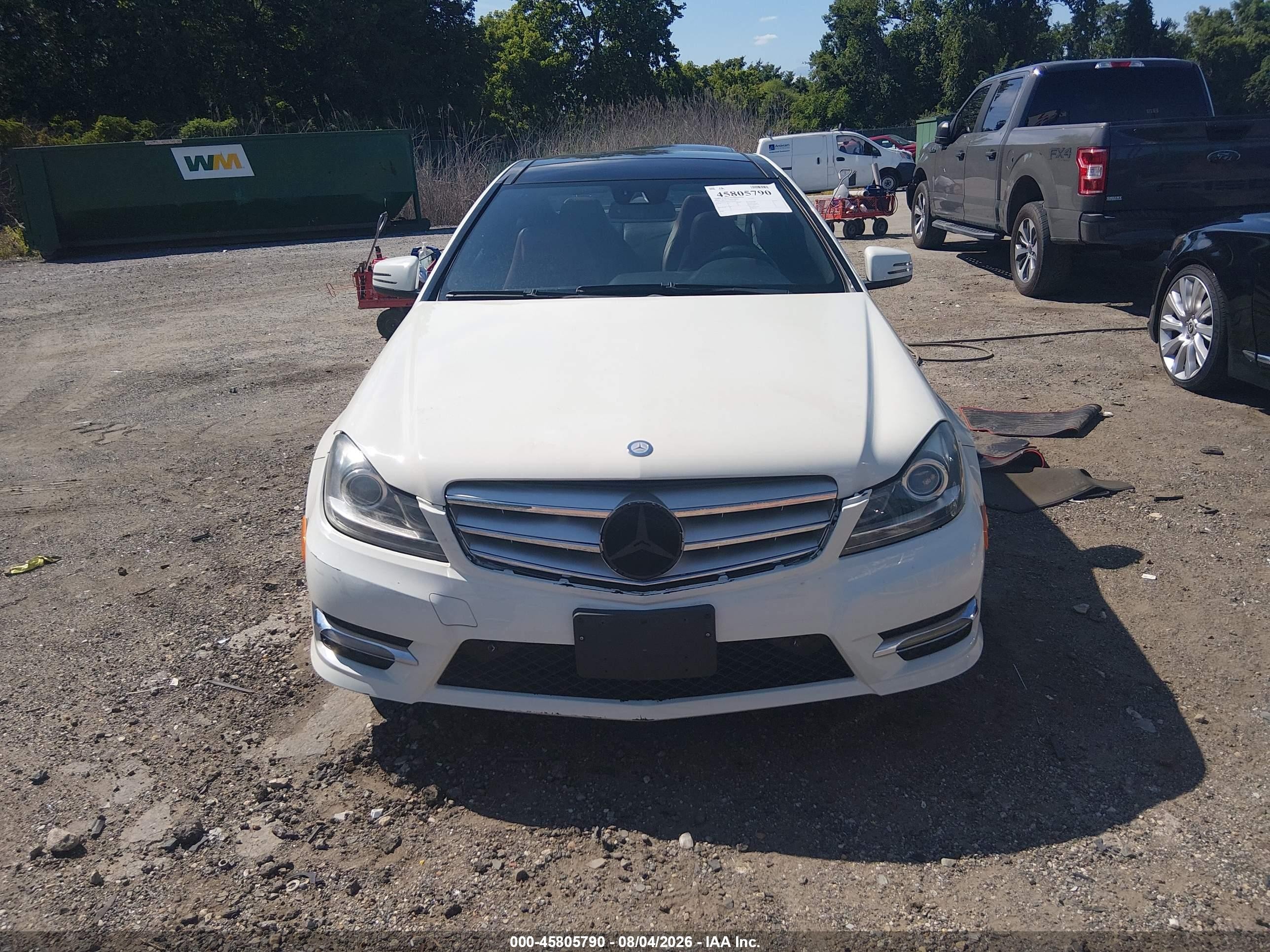 2012 Mercedes-benz C 250   White vin: WDDGJ4HB7CF905898