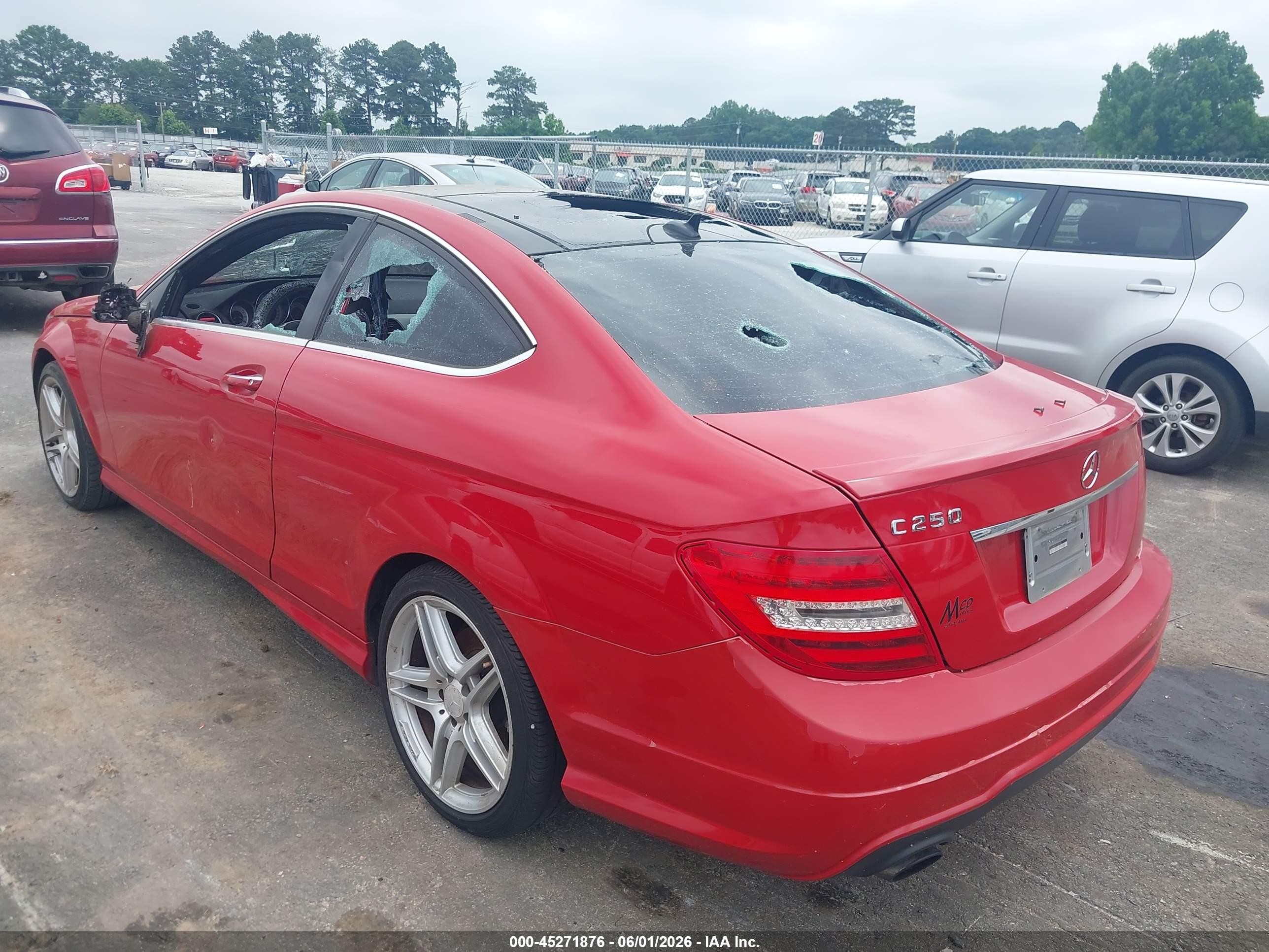 2013 Mercedes-benz C 250   Red vin: WDDGJ4HB7DG062832